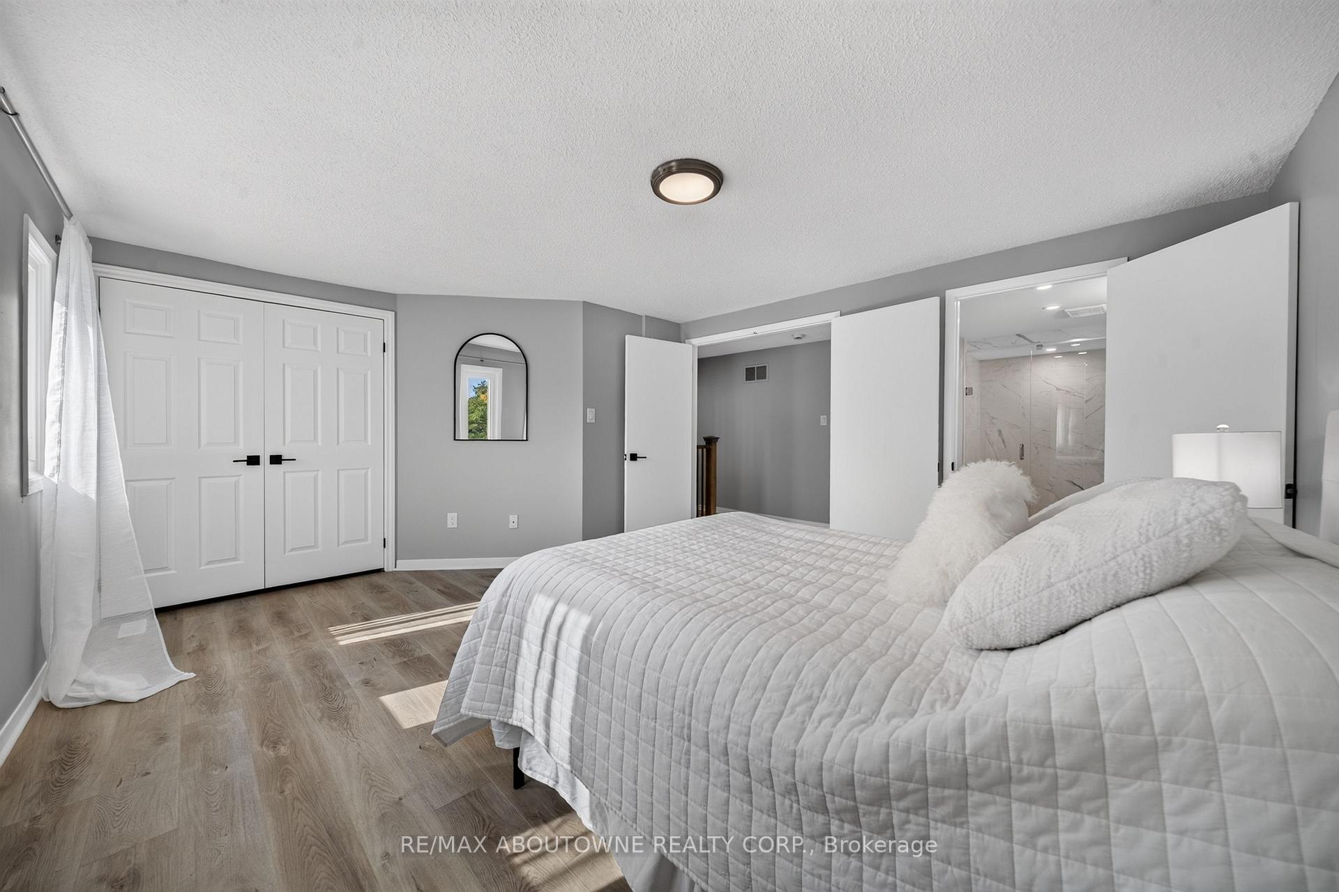 Photo 32 of 4353 Sawmill Valley Drive, Mississauga, Erin Mills — HOMEH