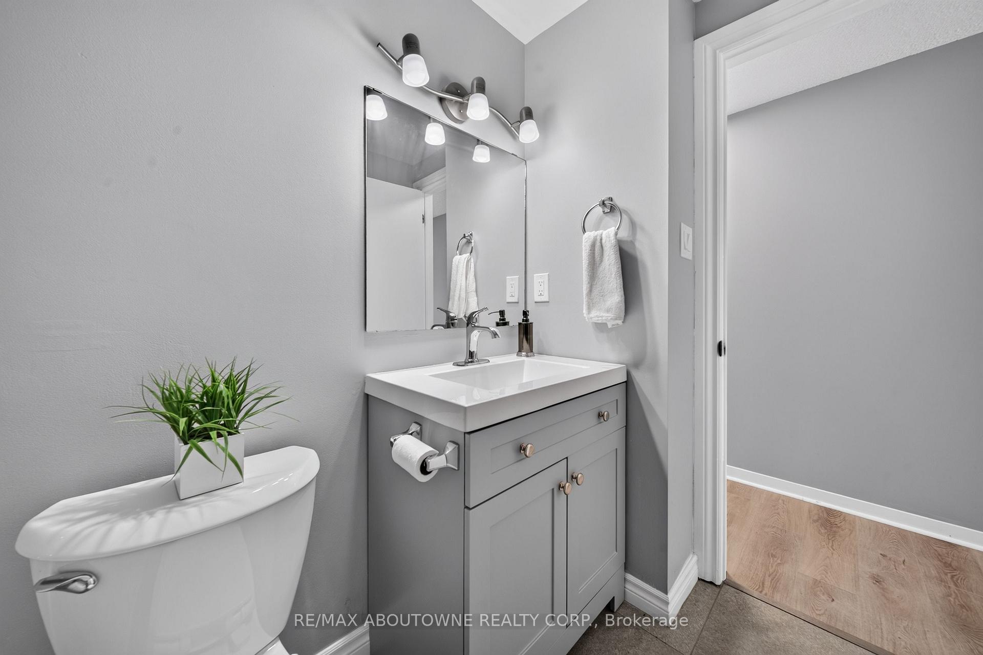 Photo 39 of 4353 Sawmill Valley Drive, Mississauga, Erin Mills — HOMEH