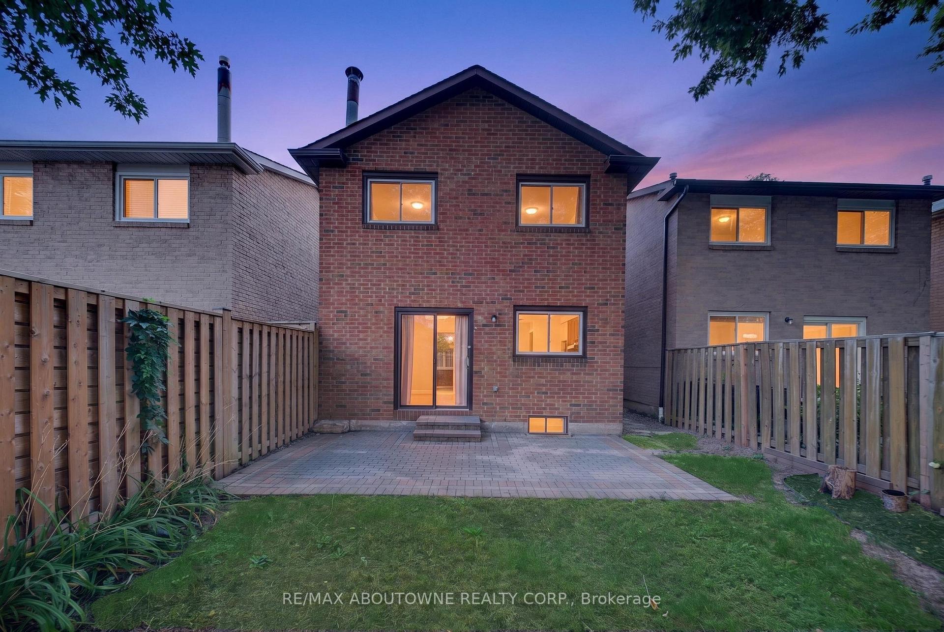 Photo 43 of 4353 Sawmill Valley Drive, Mississauga, Erin Mills — HOMEH