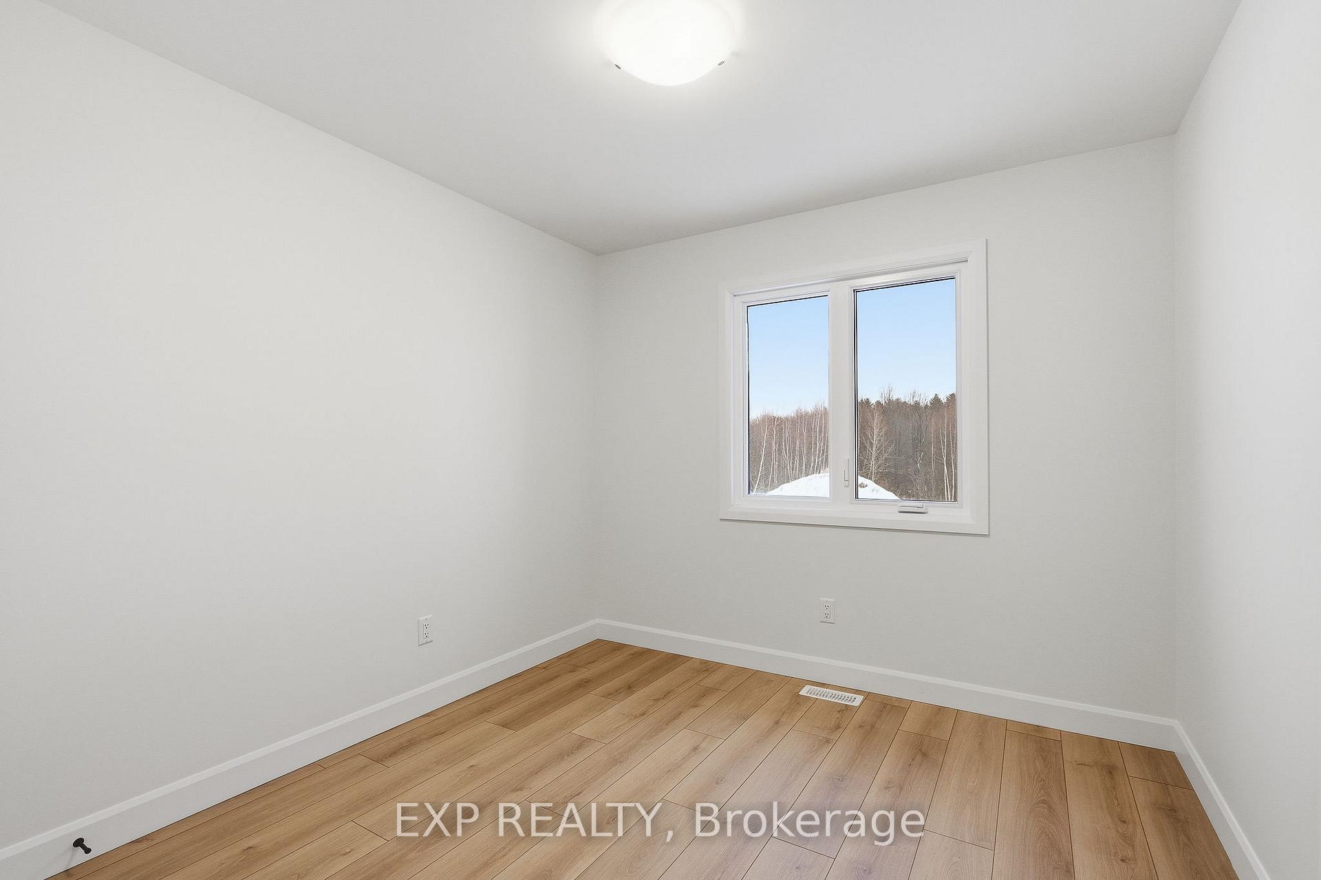 Photo 15 of 136 Elizabeth Street, North Dundas, Chesterville — HOMEH