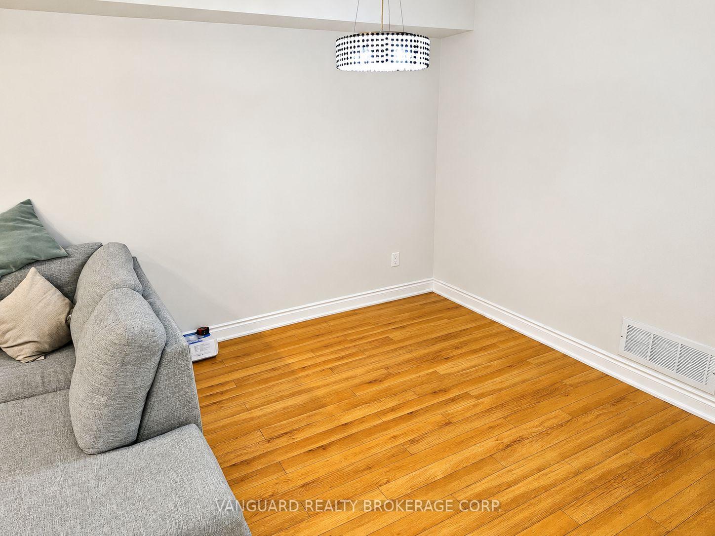 Photo 4 of Unit 58, 19 Foxchase Avenue, Vaughan, East Woodbridge — HOMEH