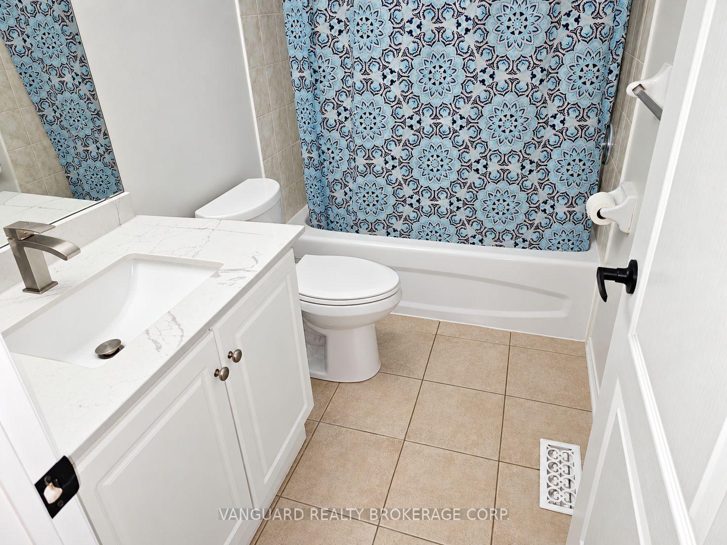 Photo 11 of Unit 58, 19 Foxchase Avenue, Vaughan, East Woodbridge — HOMEH