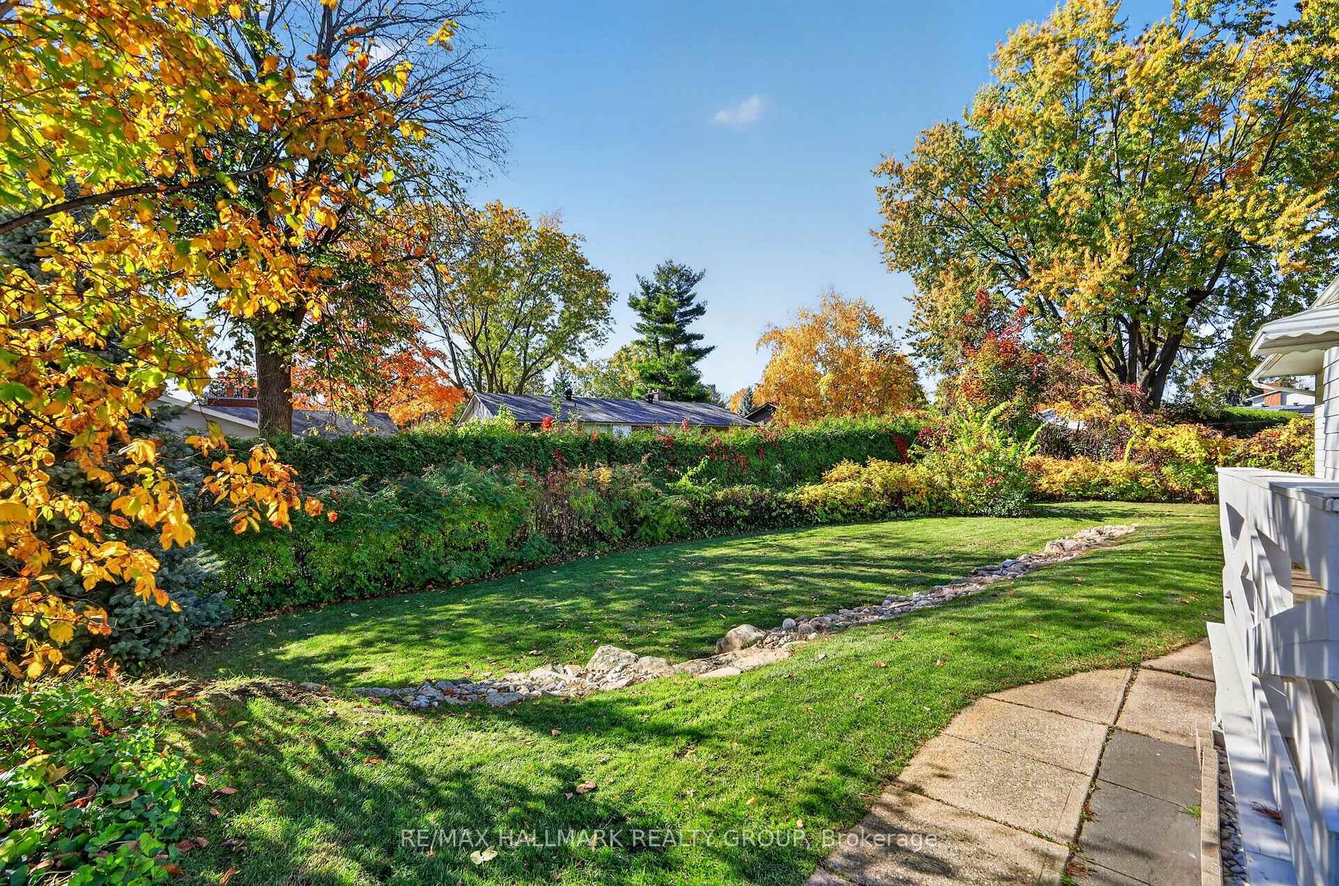 Photo 37 of 44 Singal Street, Ottawa, Kanata - Glencairn/Hazeldean — HOMEH