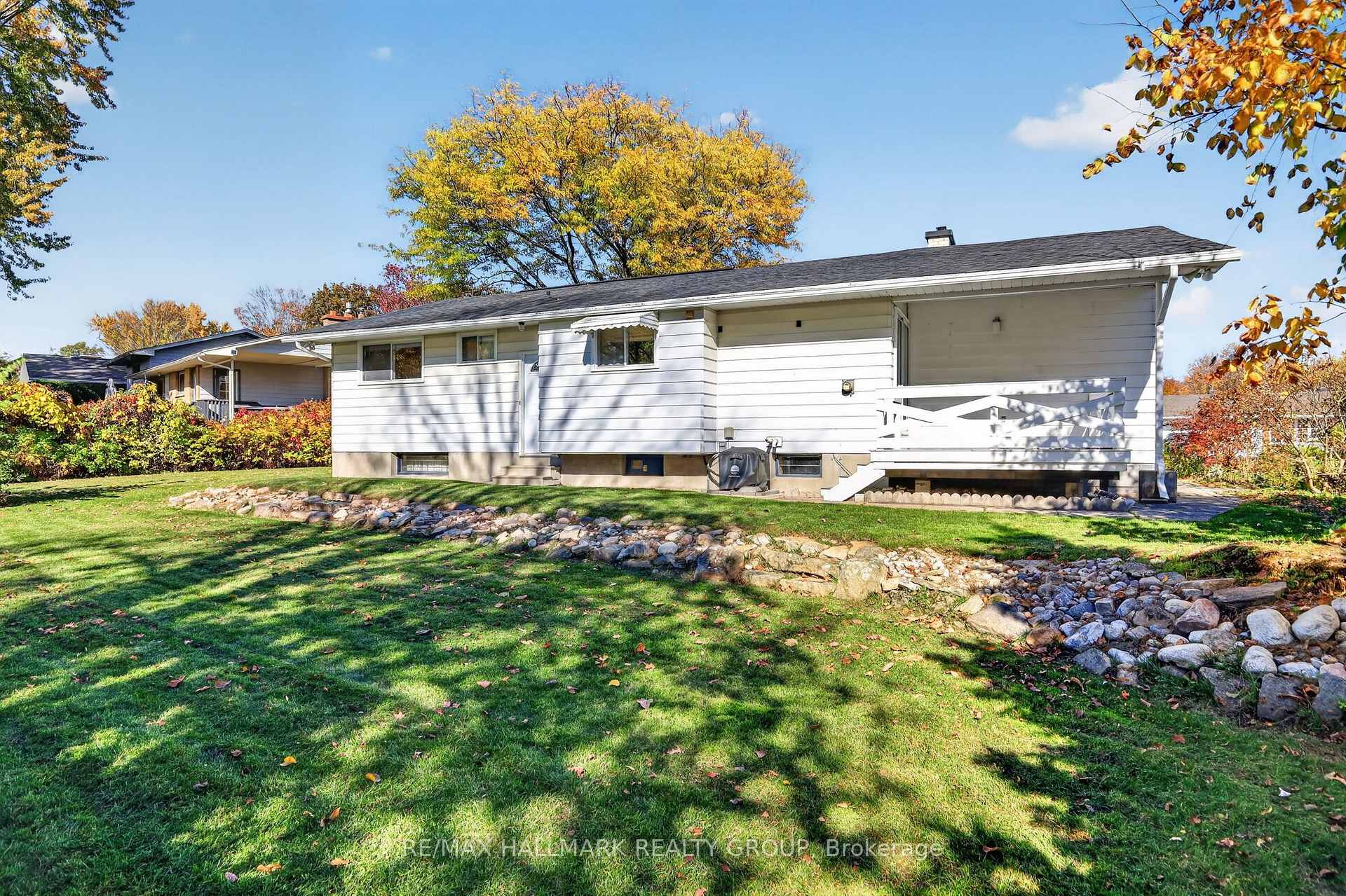 Photo 38 of 44 Singal Street, Ottawa, Kanata - Glencairn/Hazeldean — HOMEH