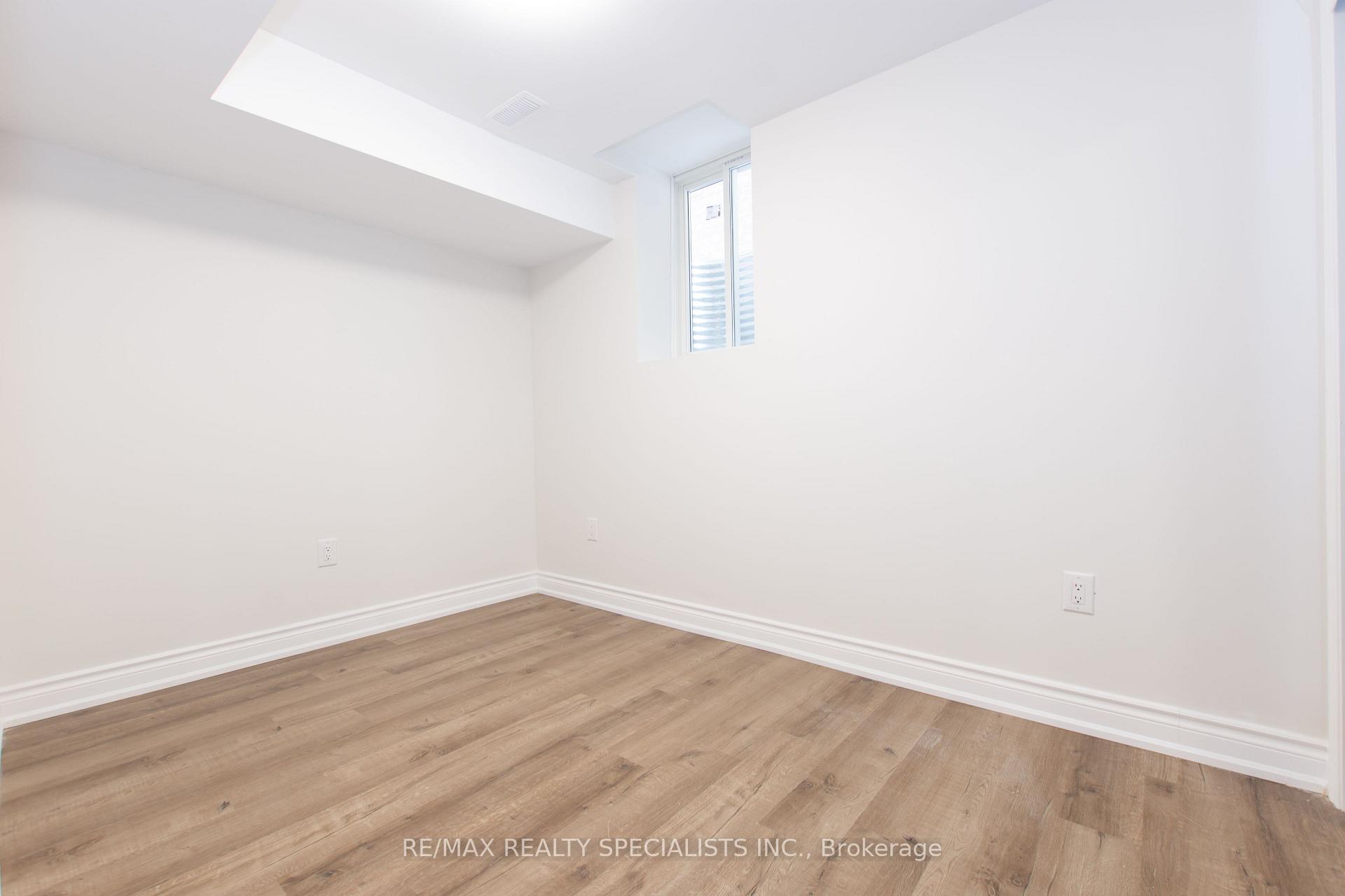Photo 11 of Unit Bsmt, 1563 Doran Crescent, Milton, Ford — HOMEH