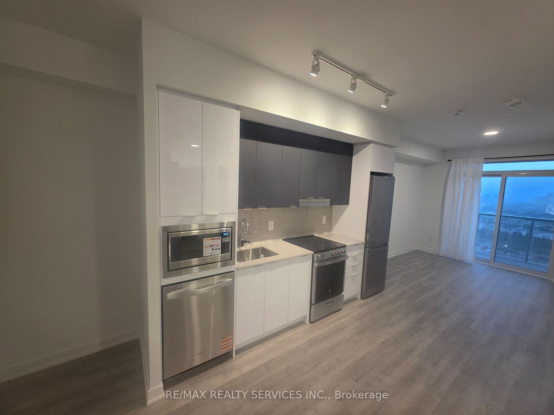 Photo 3 of Unit 1504, 5105 Hurontario Street, Mississauga, Hurontario — HOMEH