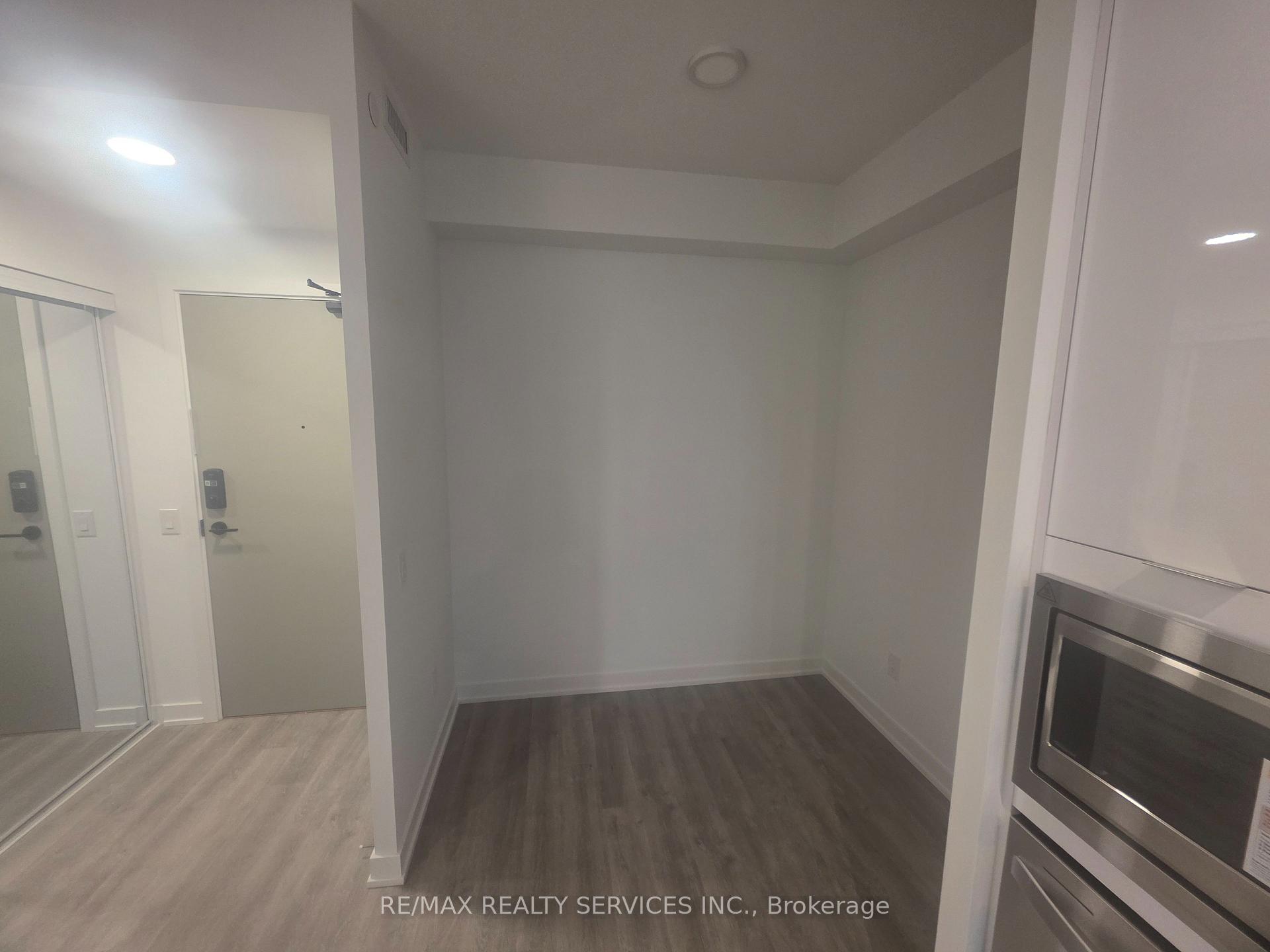 Photo 5 of Unit 1504, 5105 Hurontario Street, Mississauga, Hurontario — HOMEH
