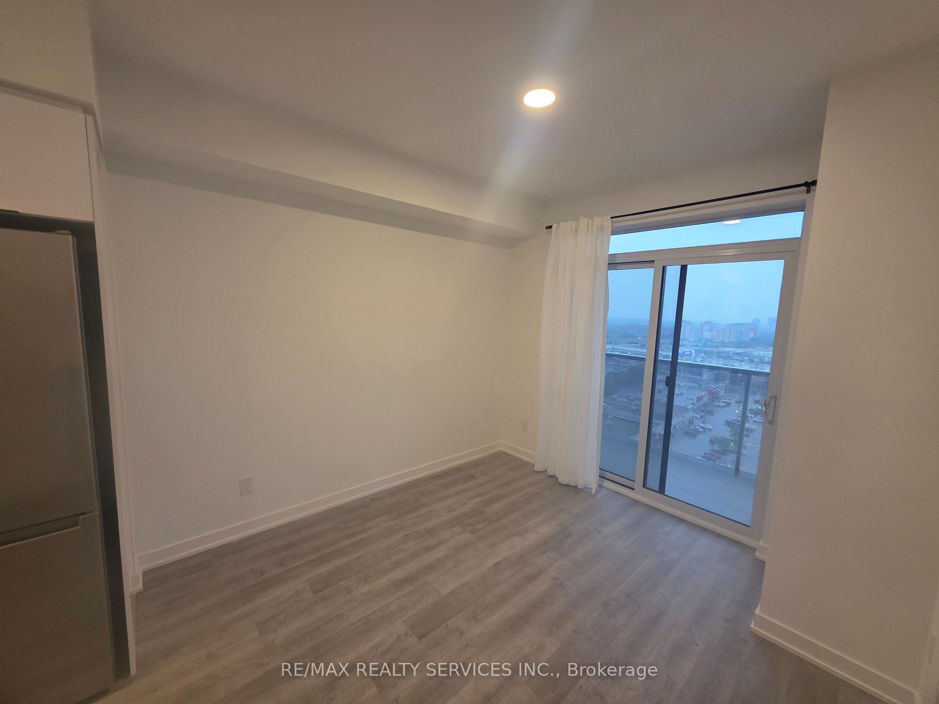 Photo 11 of Unit 1504, 5105 Hurontario Street, Mississauga, Hurontario — HOMEH
