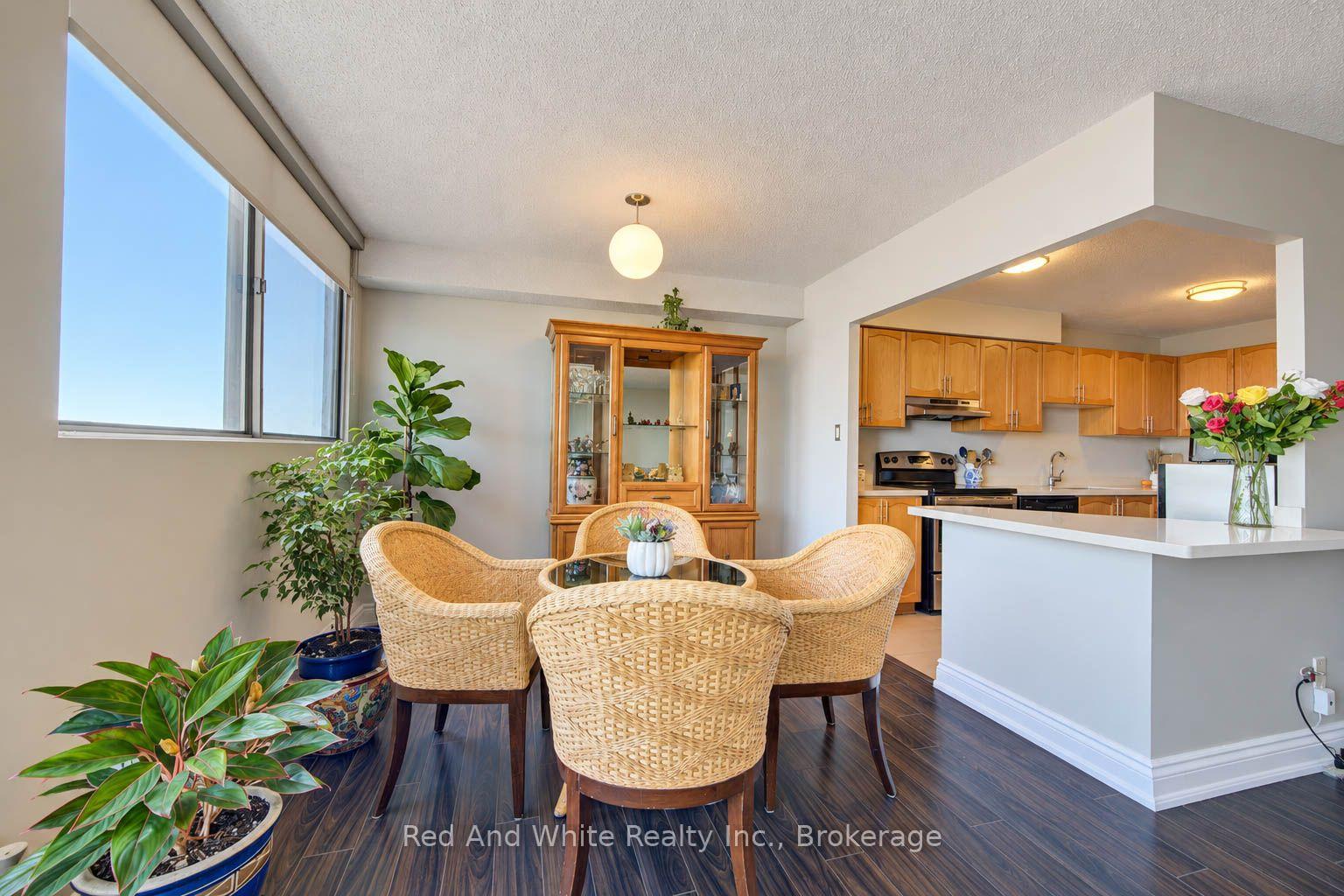 Photo 8 of Unit 1101, 375 King Street N, Waterloo, Lakeshore Village — HOMEH