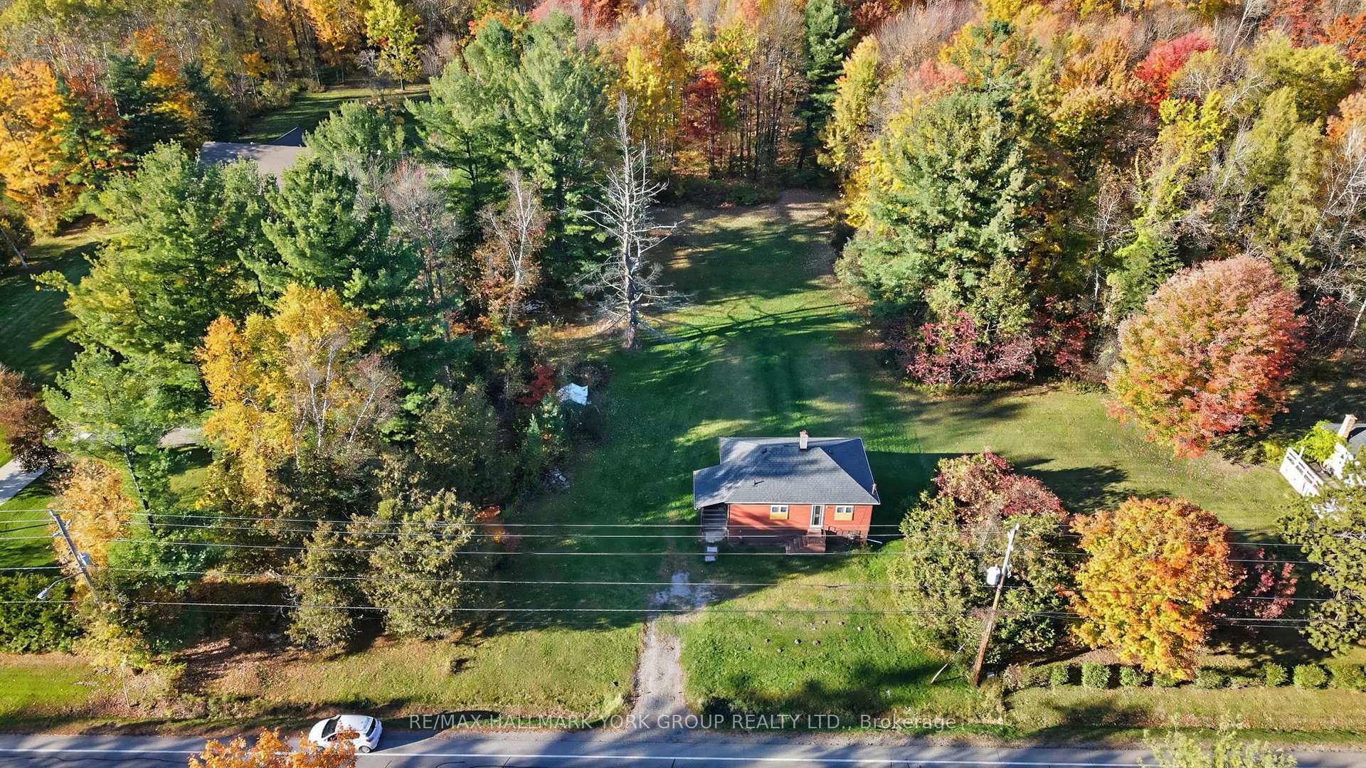 Front of 450 Queensville Side Road W