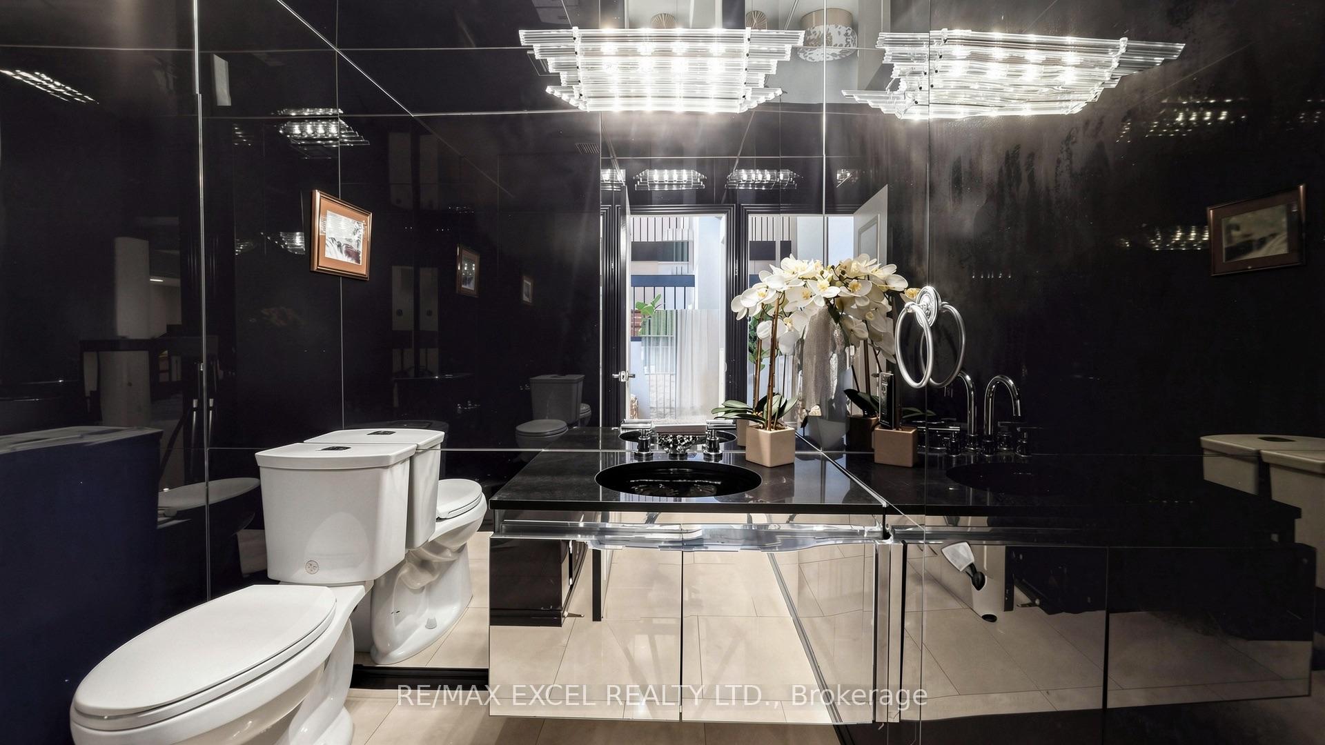 Photo 6 of 15 Mellowood Drive, North York, St. Andrew-Windfields — HOMEH