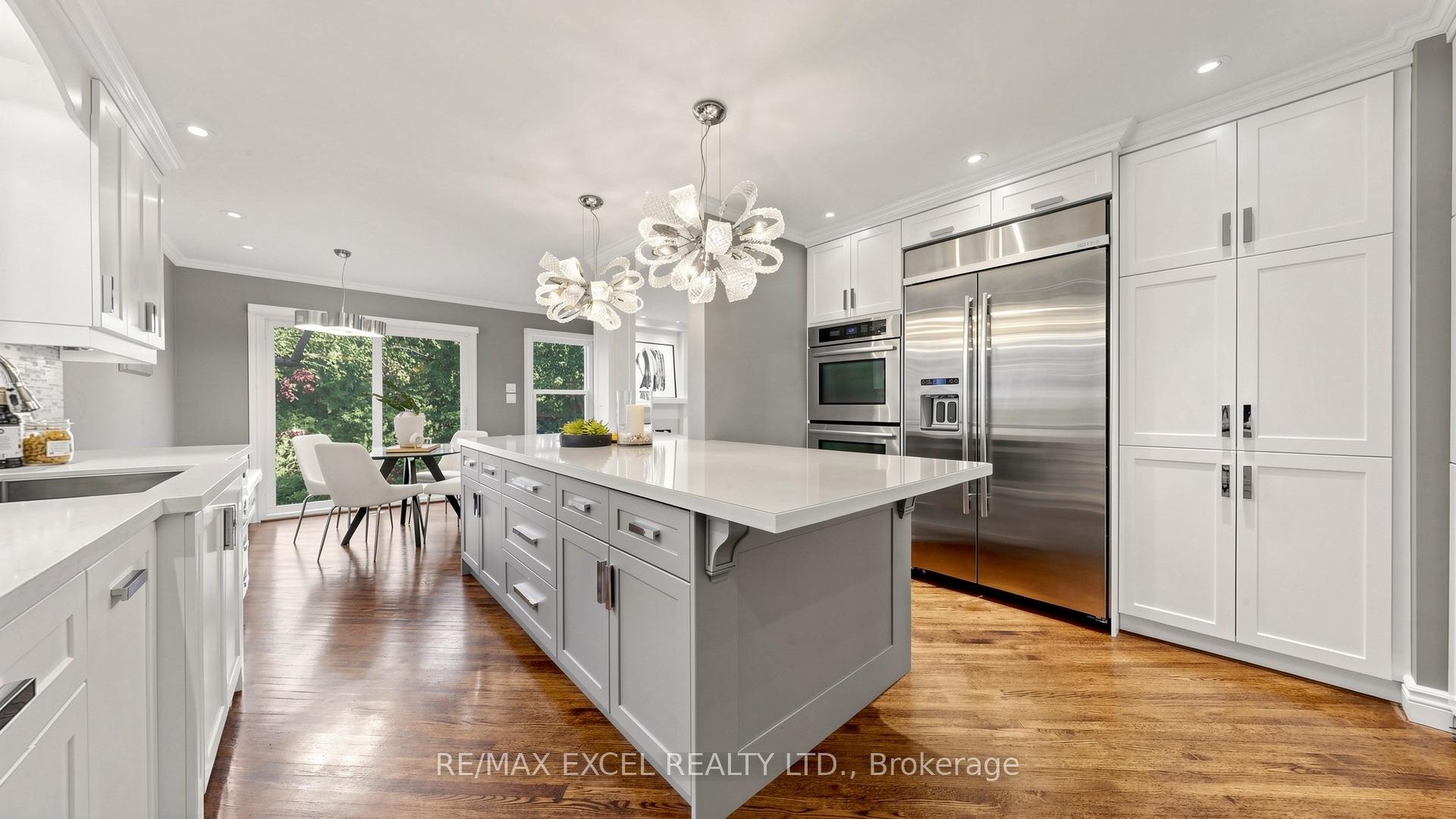 Photo 11 of 15 Mellowood Drive, North York, St. Andrew-Windfields — HOMEH