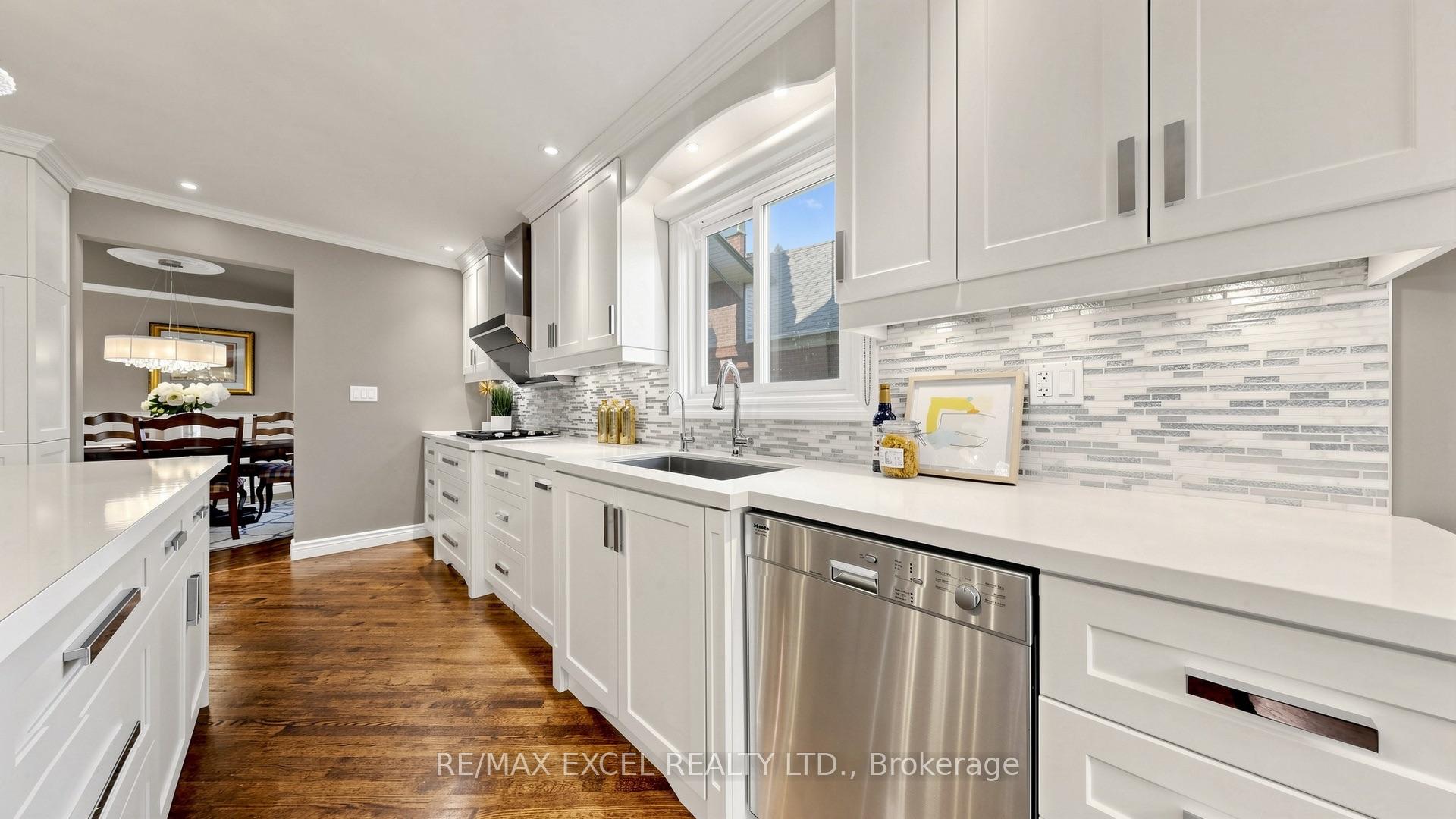 Photo 14 of 15 Mellowood Drive, North York, St. Andrew-Windfields — HOMEH