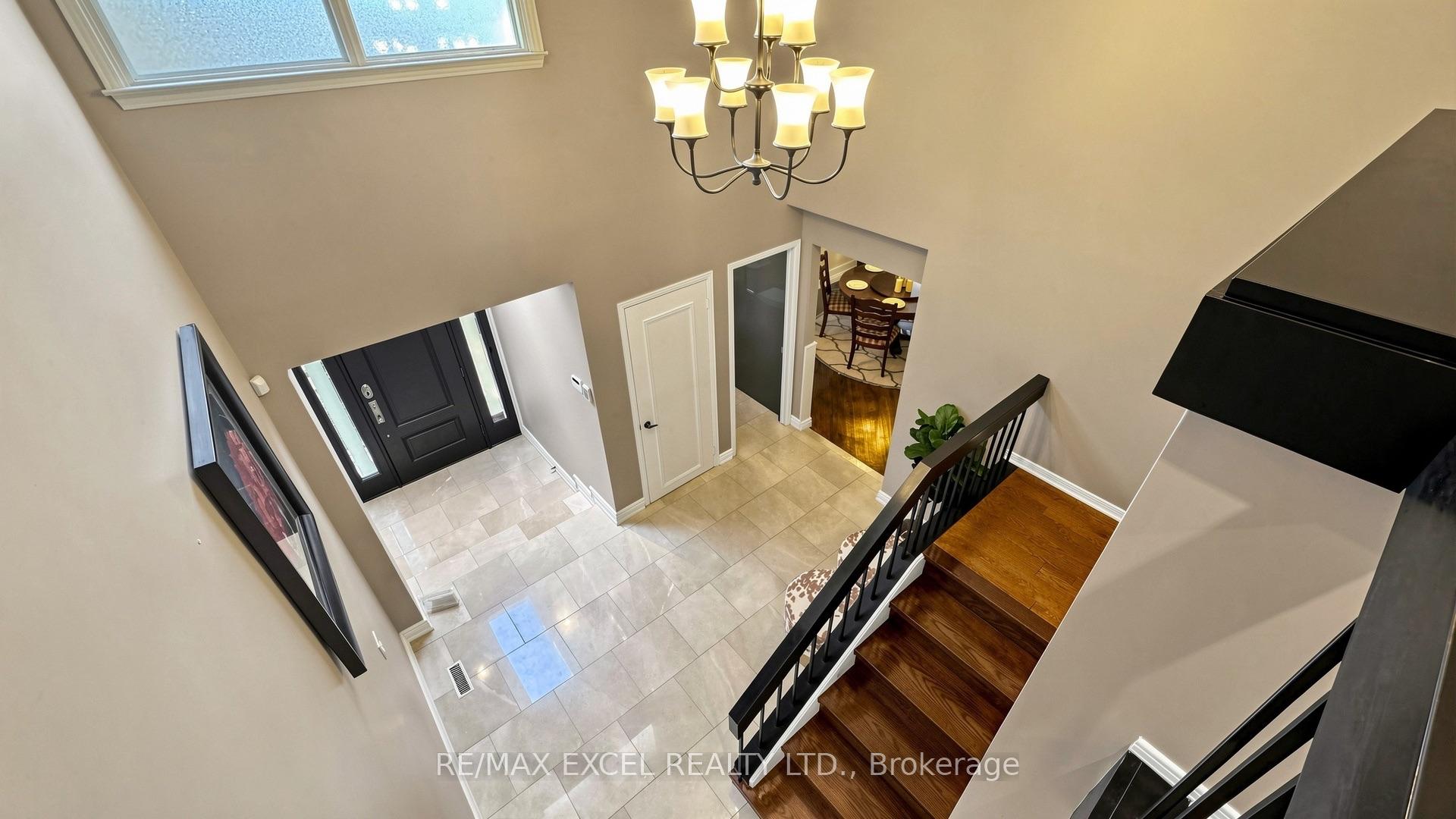 Photo 16 of 15 Mellowood Drive, North York, St. Andrew-Windfields — HOMEH