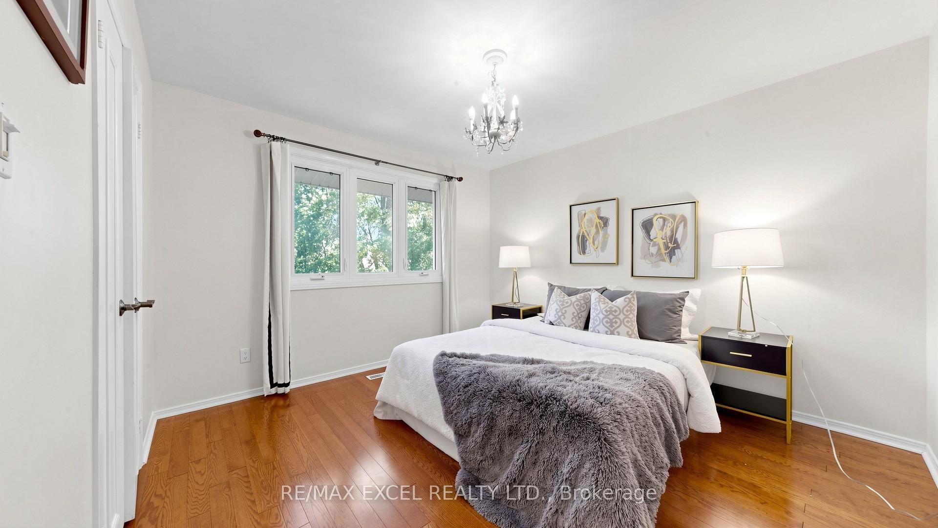 Photo 20 of 15 Mellowood Drive, North York, St. Andrew-Windfields — HOMEH