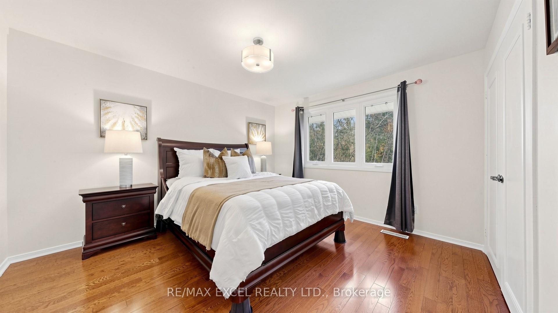 Photo 21 of 15 Mellowood Drive, North York, St. Andrew-Windfields — HOMEH