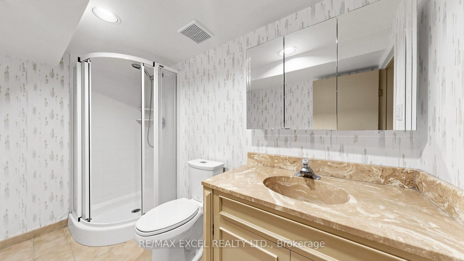 Photo 24 of 15 Mellowood Drive, North York, St. Andrew-Windfields — HOMEH