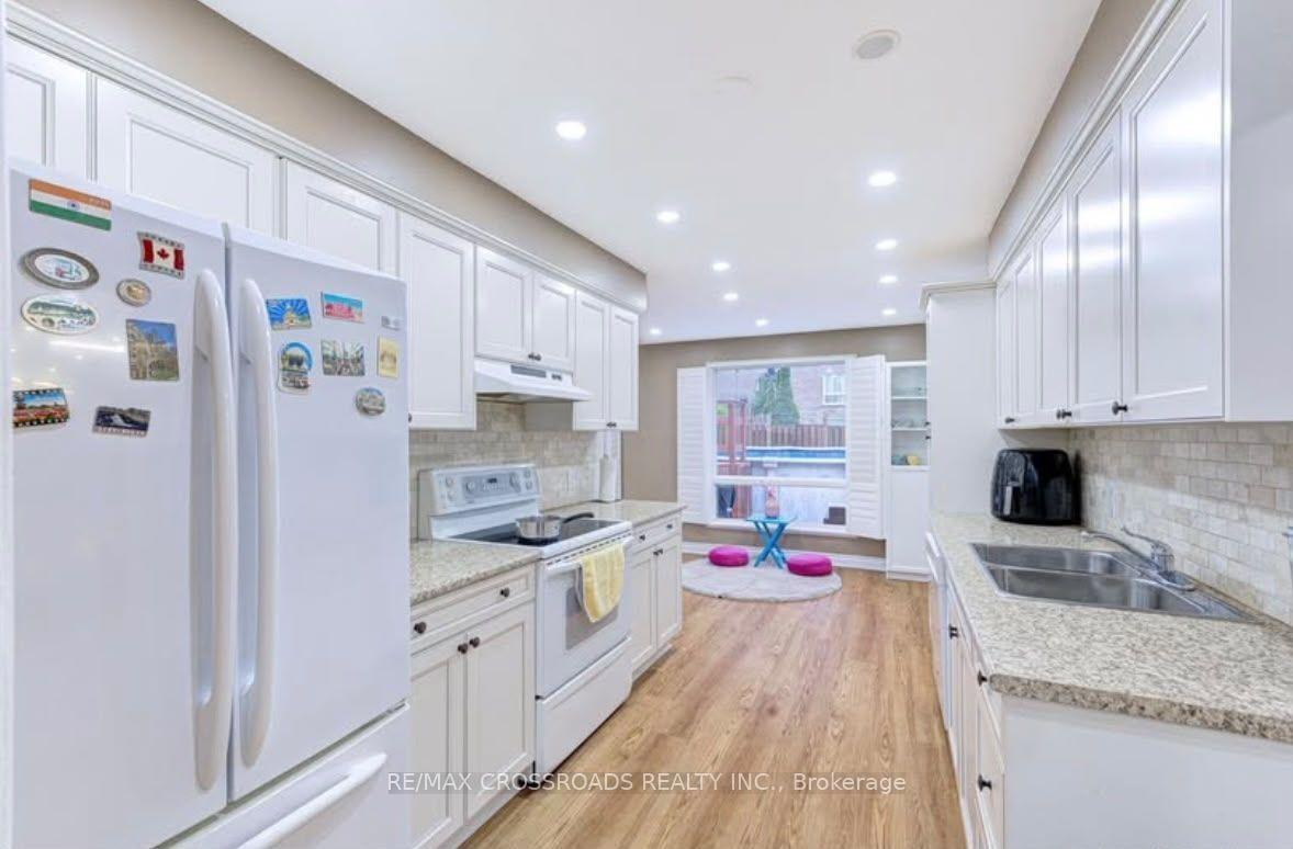 Photo 14 of 11 Murkar Crescent, Whitby, Blue Grass Meadows — HOMEH