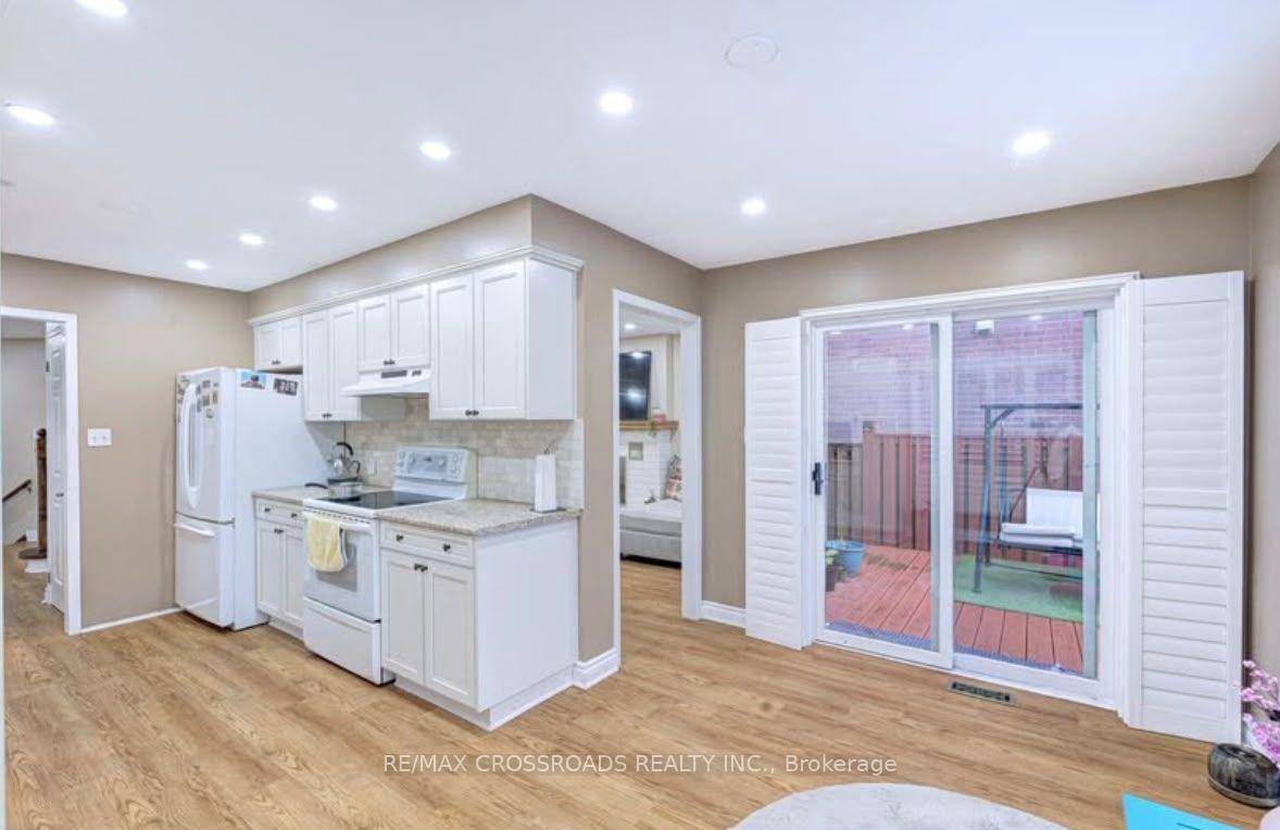 Photo 18 of 11 Murkar Crescent, Whitby, Blue Grass Meadows — HOMEH