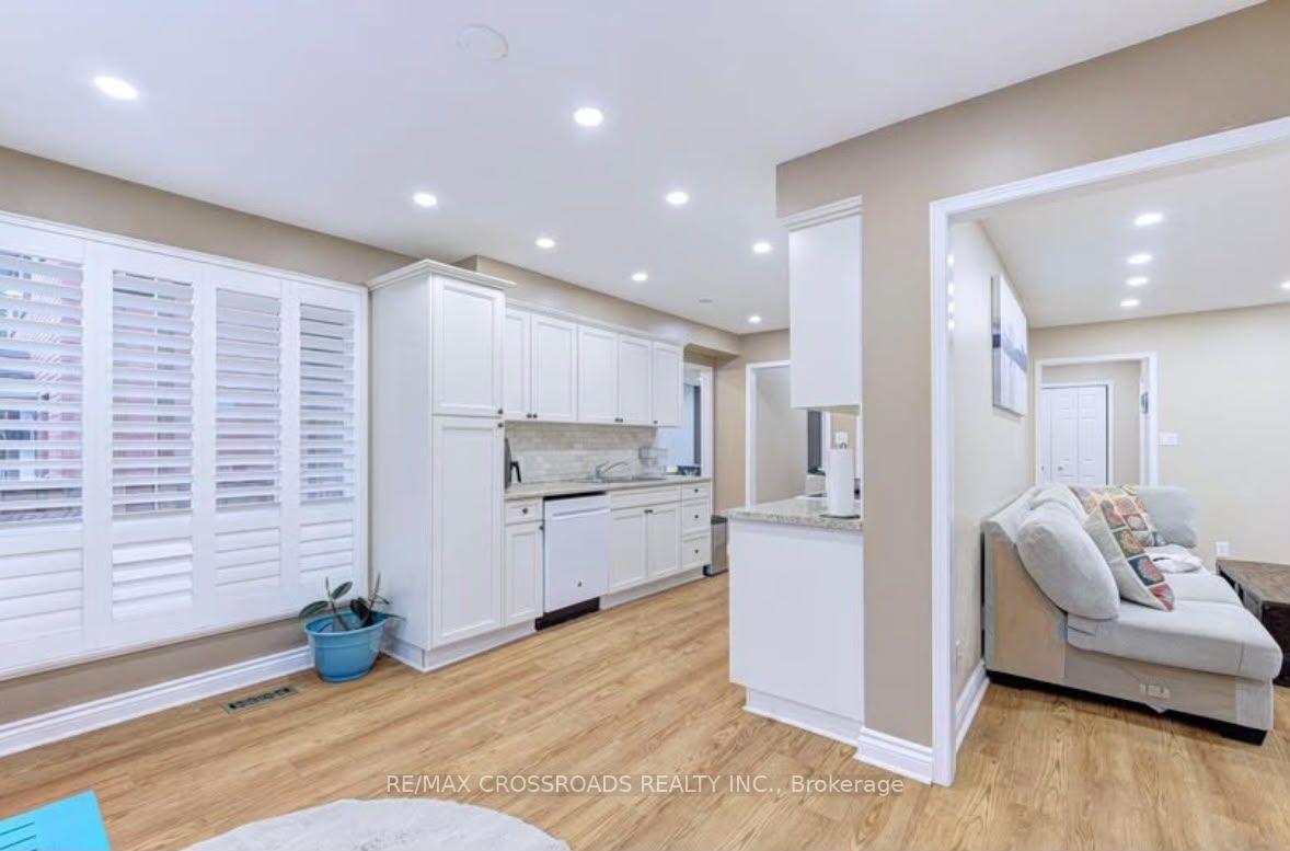 Photo 20 of 11 Murkar Crescent, Whitby, Blue Grass Meadows — HOMEH