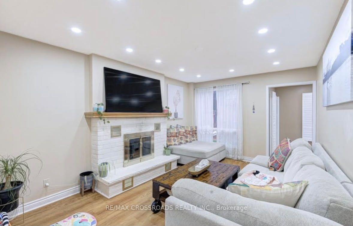 Photo 23 of 11 Murkar Crescent, Whitby, Blue Grass Meadows — HOMEH