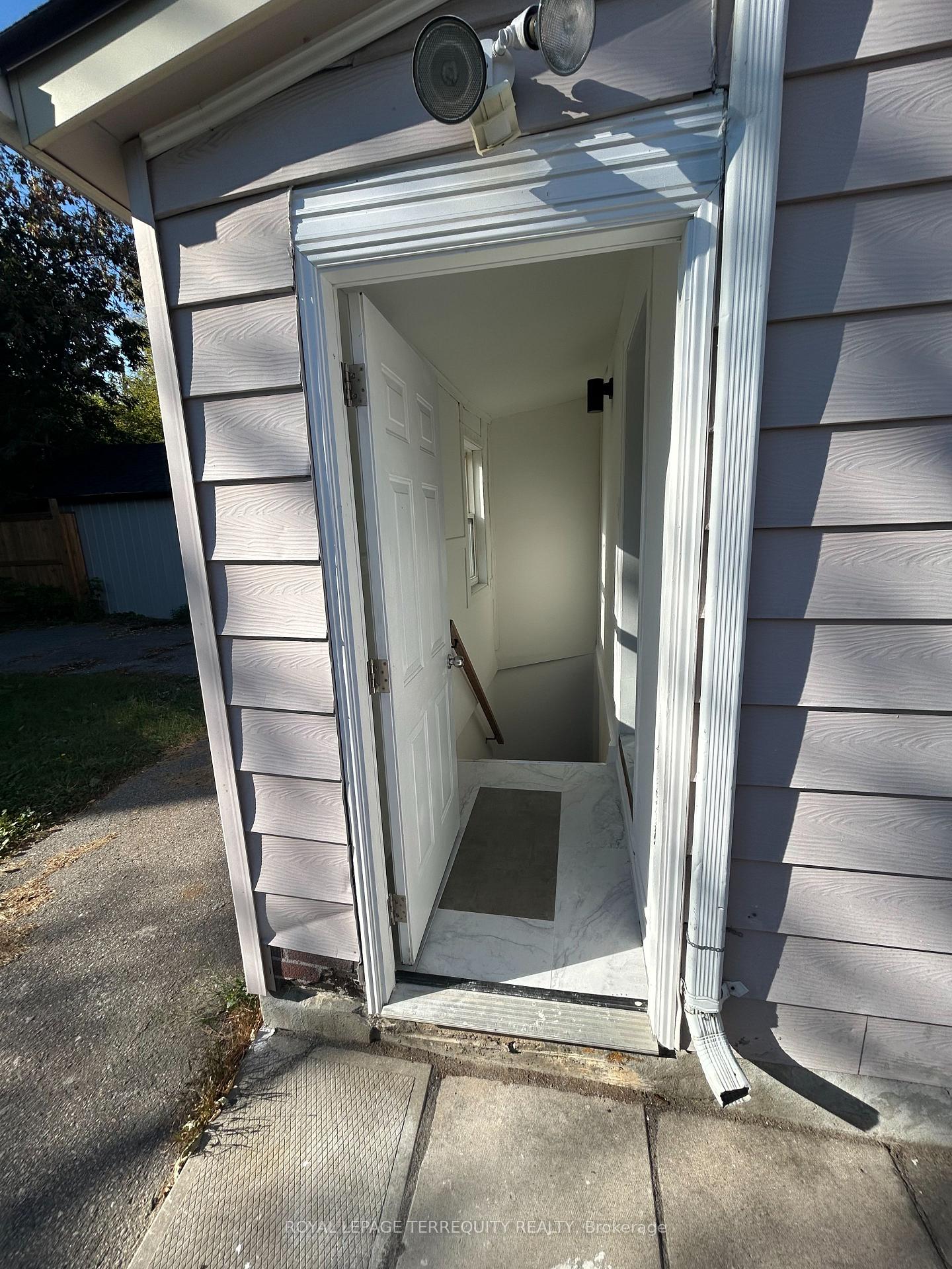 Photo 23 of 292 Celina Street, Oshawa, Central — HOMEH