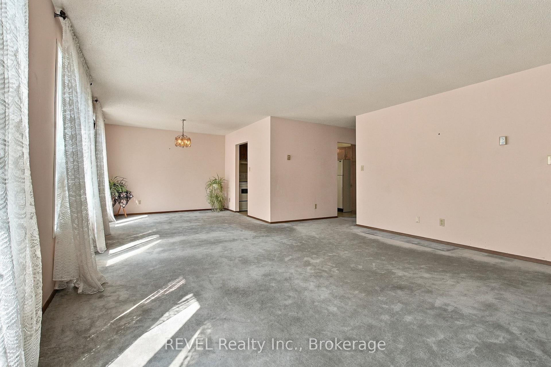 Photo 5 of 123 Ardwick Street, Whitby, Blue Grass Meadows — HOMEH