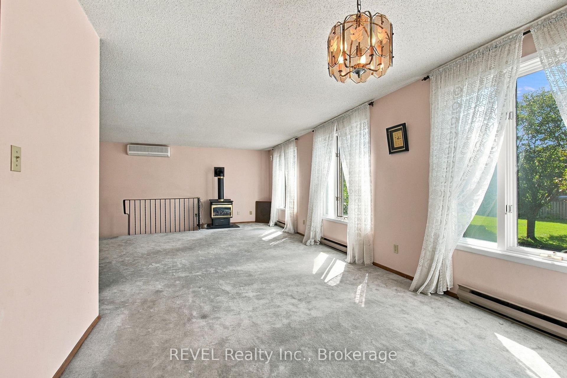 Photo 13 of 123 Ardwick Street, Whitby, Blue Grass Meadows — HOMEH
