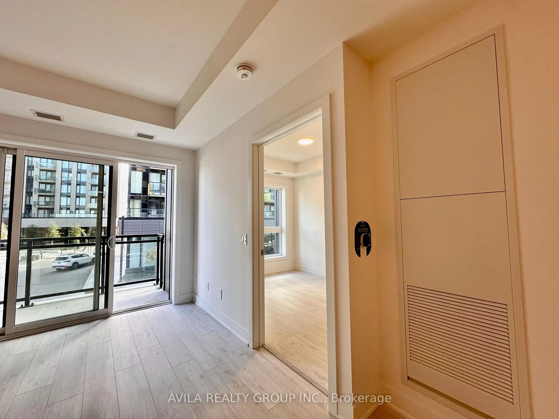 Photo 14 of Unit 210, 3008 William Cutmore Boulevard, Oakville, Joshua Meadows — HOMEH