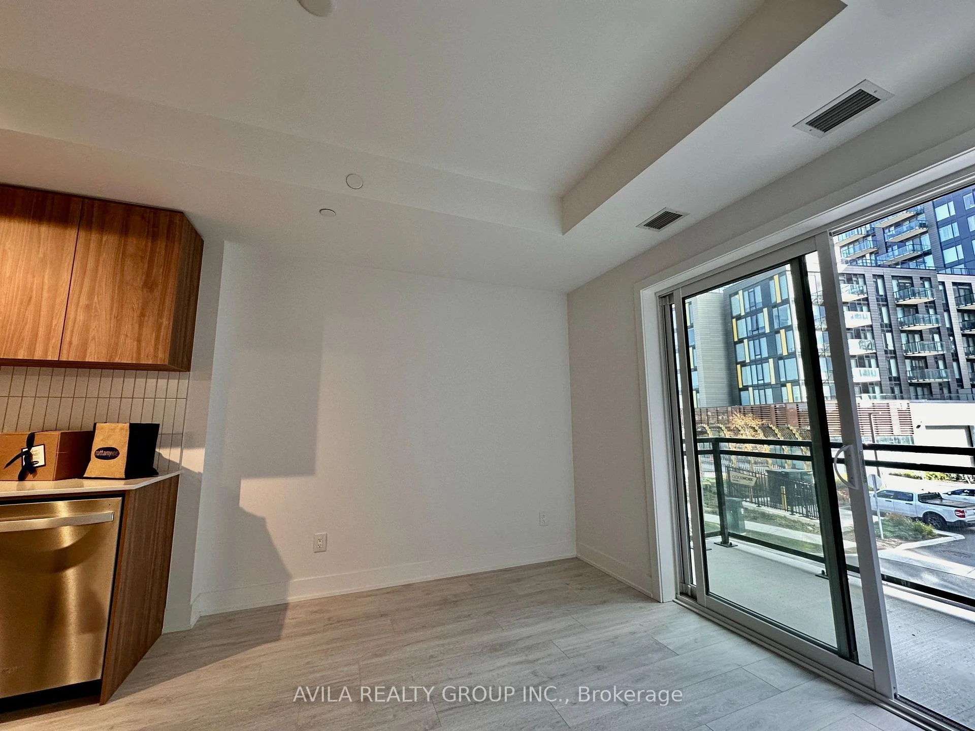Photo 41 of Unit 210, 3008 William Cutmore Boulevard, Oakville, Joshua Meadows — HOMEH