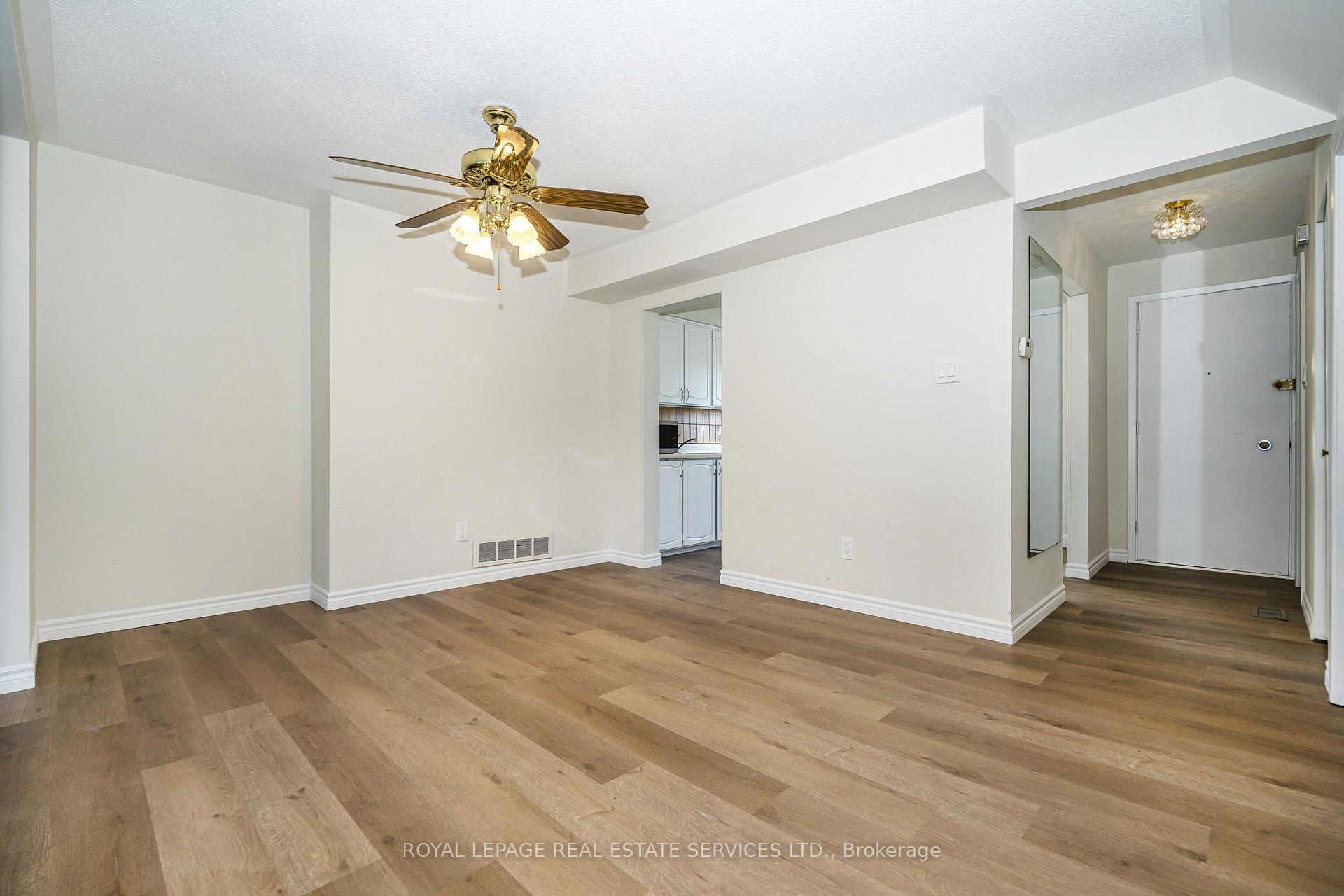 Photo 5 of Unit 51, 707 Burnhamthorpe Road, Etobicoke, Markland Wood — HOMEH