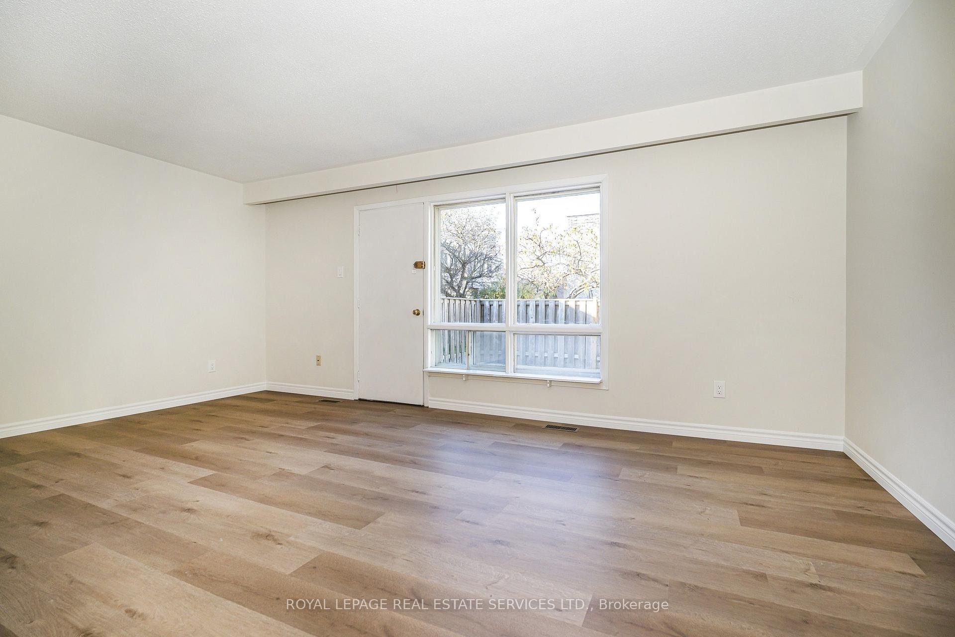 Photo 7 of Unit 51, 707 Burnhamthorpe Road, Etobicoke, Markland Wood — HOMEH