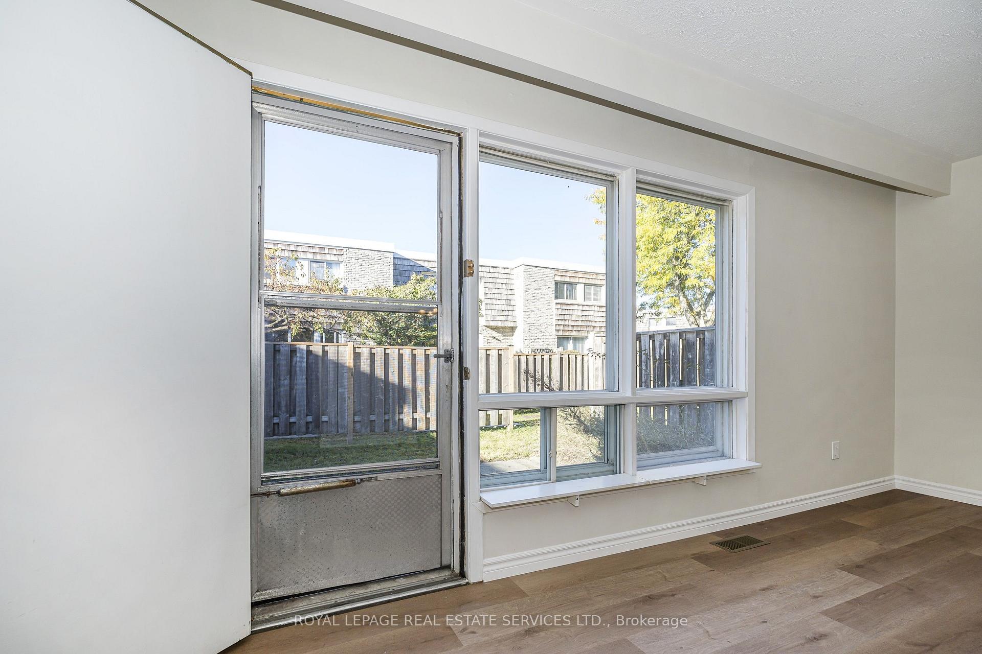 Photo 9 of Unit 51, 707 Burnhamthorpe Road, Etobicoke, Markland Wood — HOMEH
