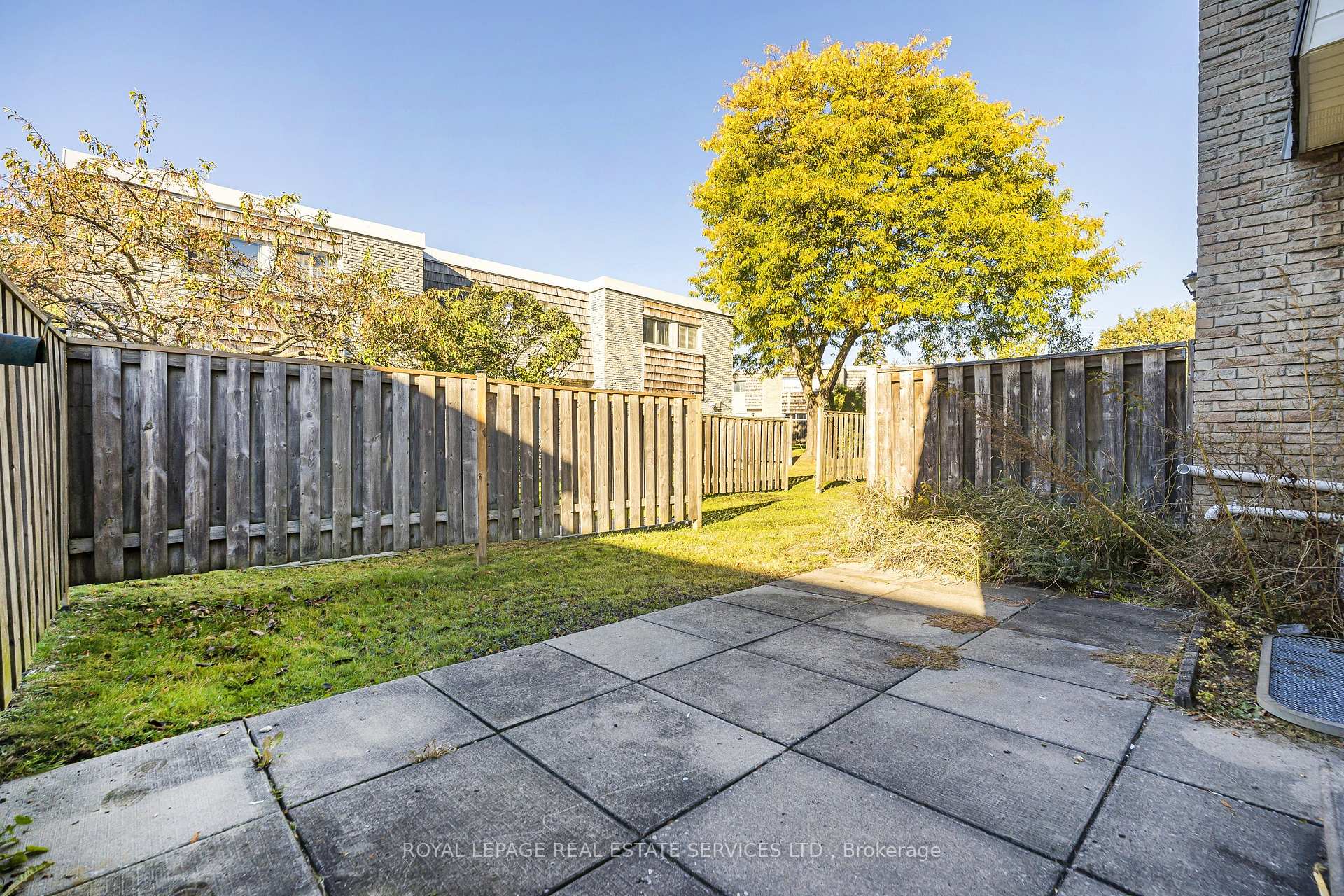 Photo 10 of Unit 51, 707 Burnhamthorpe Road, Etobicoke, Markland Wood — HOMEH