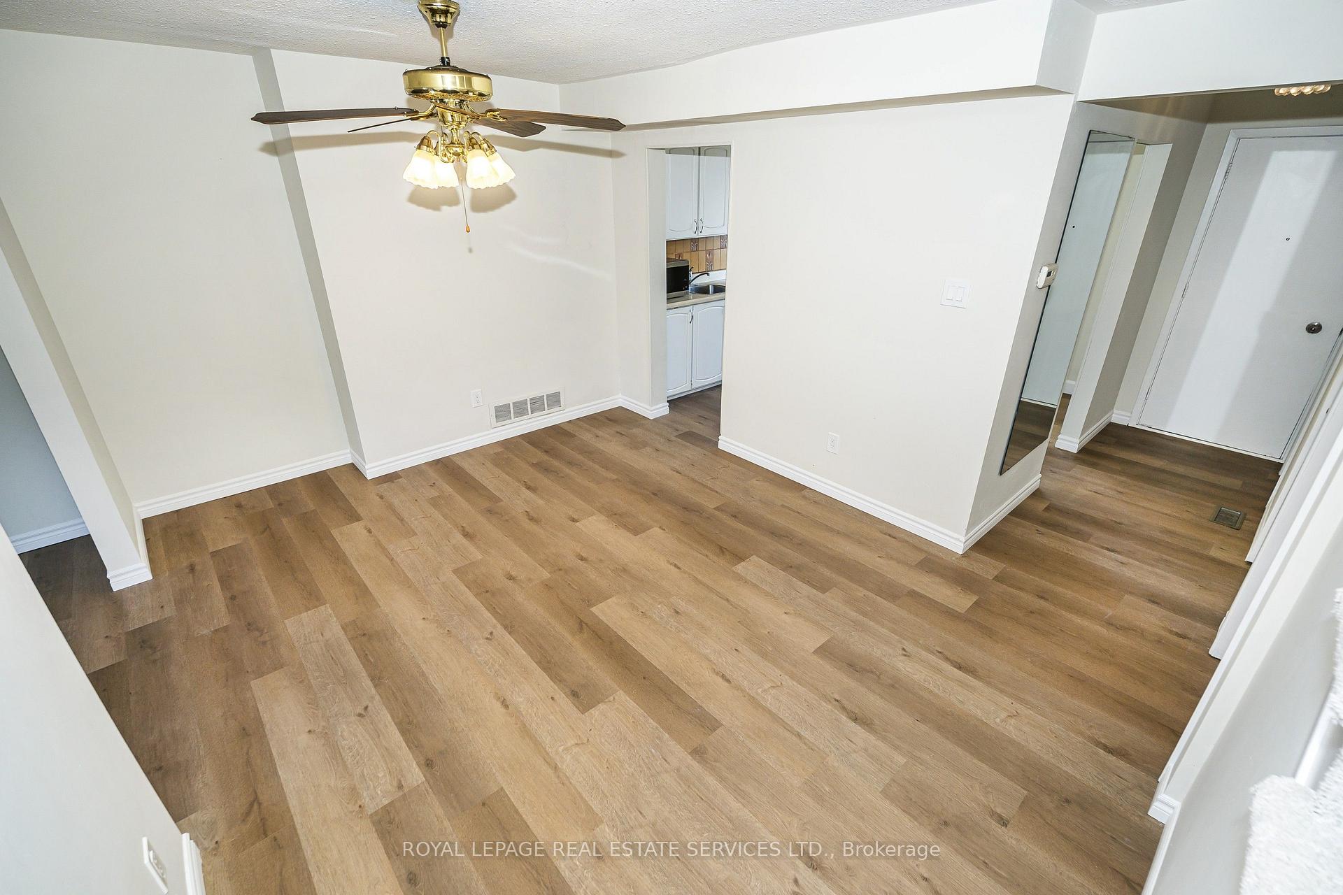 Photo 15 of Unit 51, 707 Burnhamthorpe Road, Etobicoke, Markland Wood — HOMEH