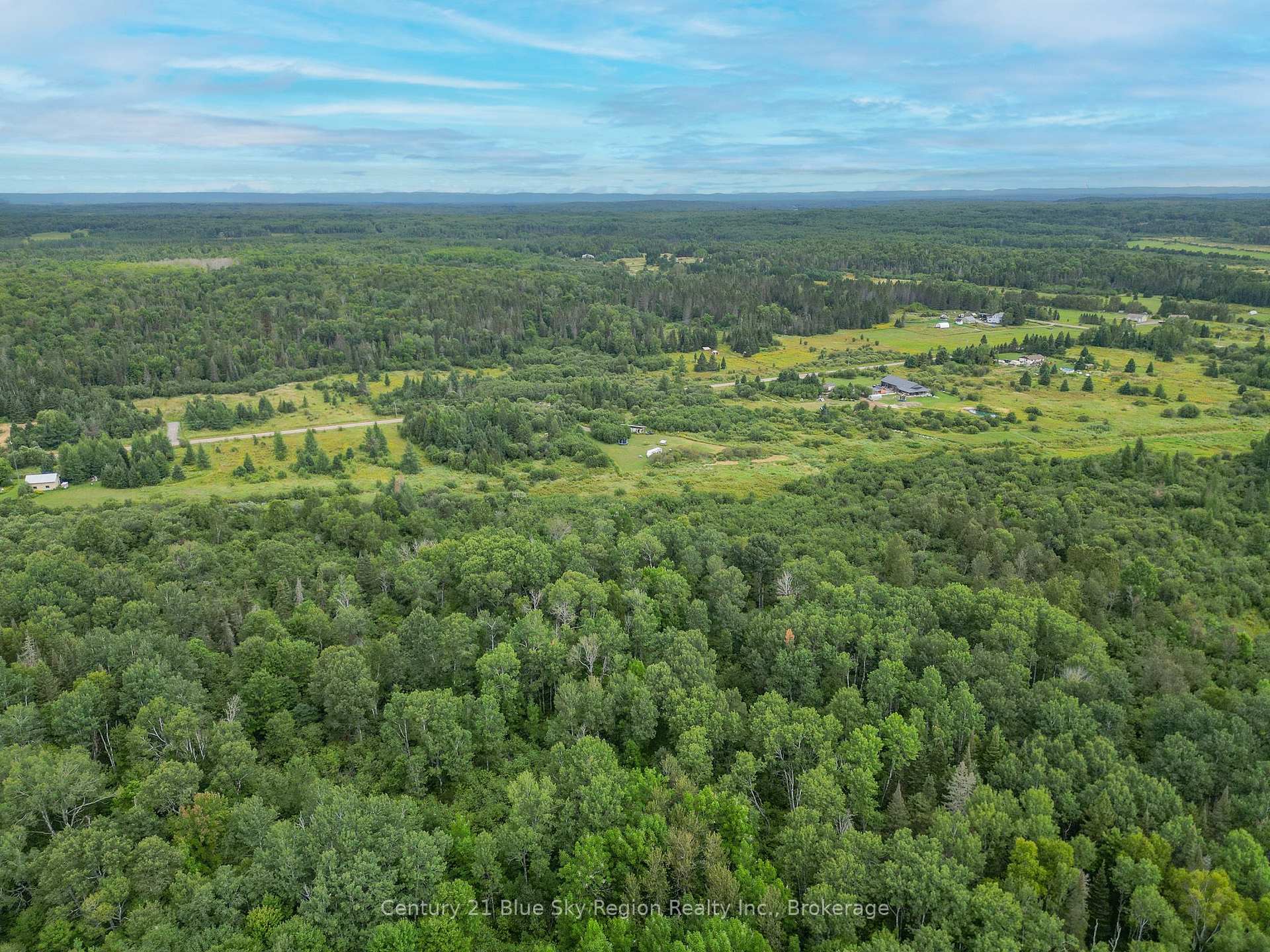 Photo 5 of 1131 Hills Siding Road, Chisholm — HOMEH