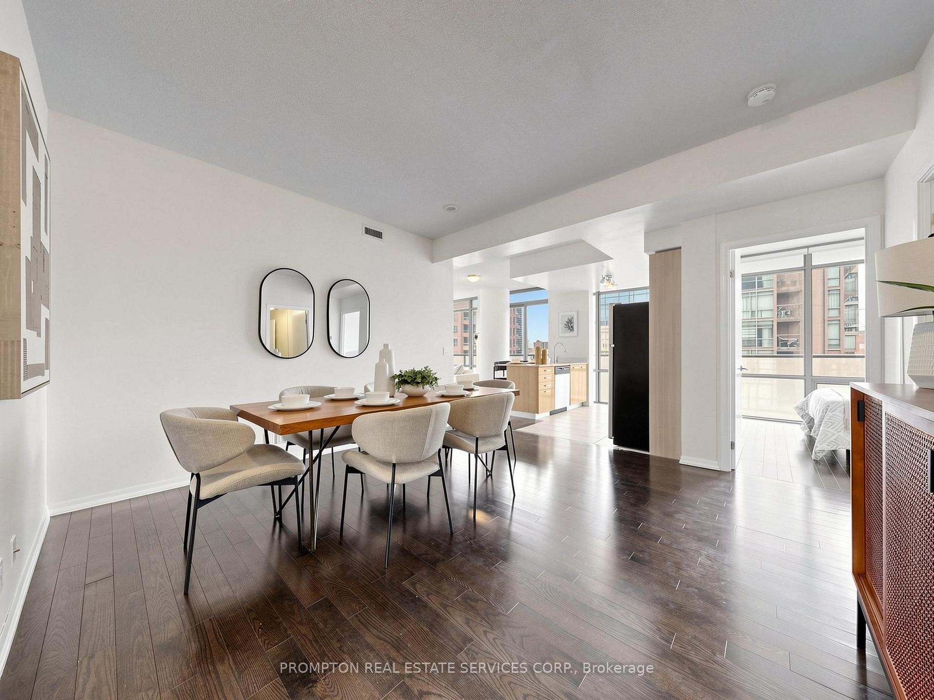 Photo 3 of Unit 905, 832 Bay Street, Toronto, Bay Street Corridor — HOMEH