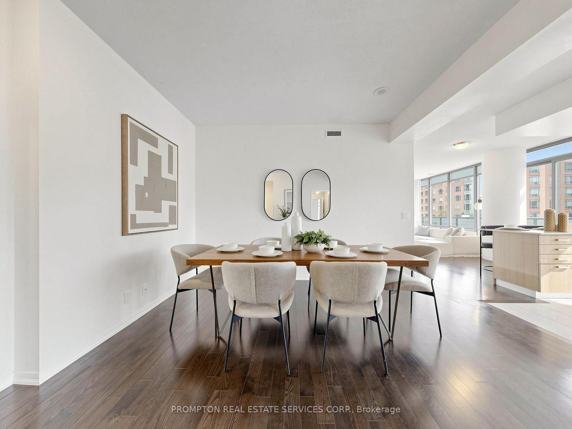Photo 4 of Unit 905, 832 Bay Street, Toronto, Bay Street Corridor — HOMEH