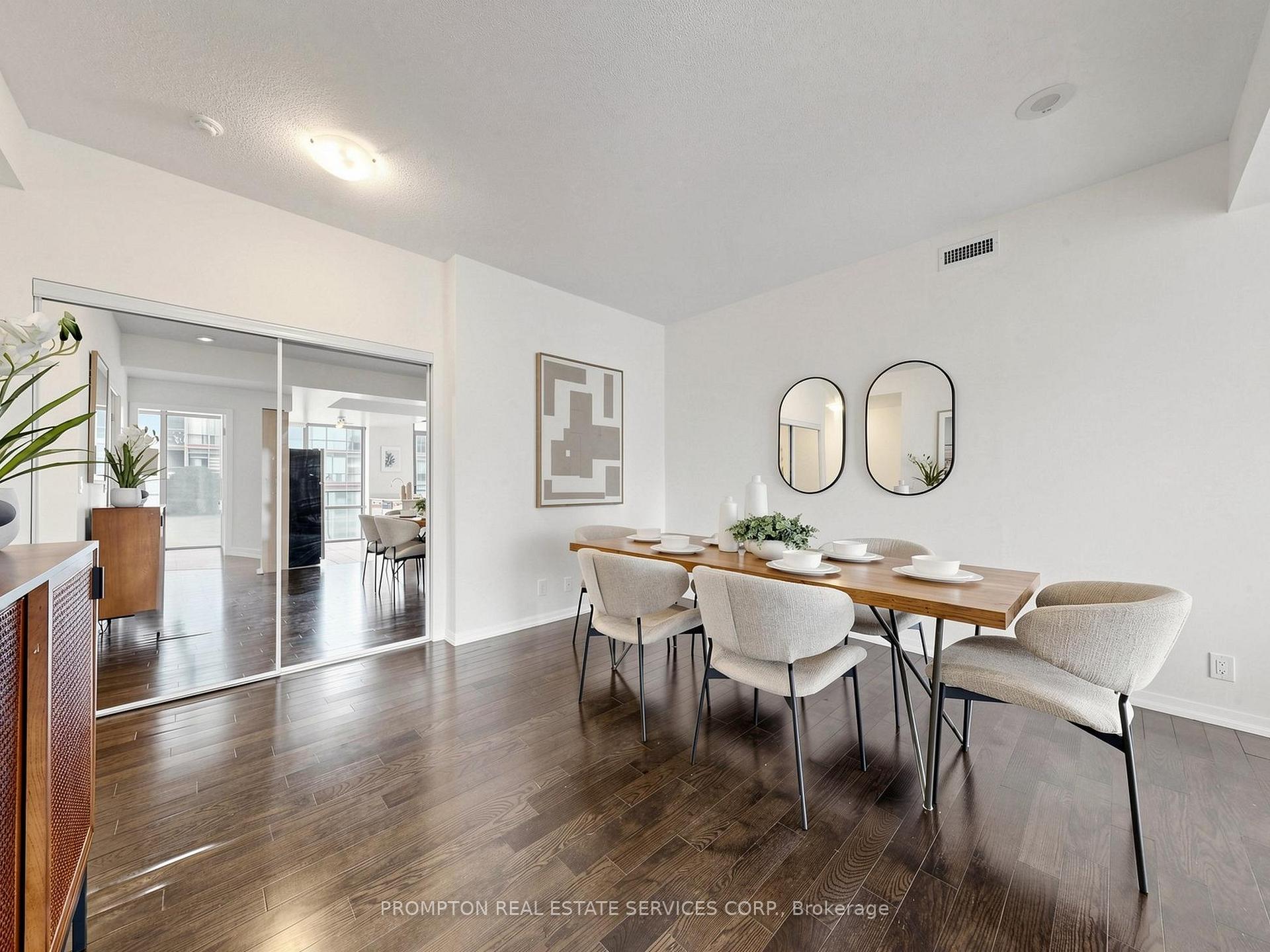 Photo 5 of Unit 905, 832 Bay Street, Toronto, Bay Street Corridor — HOMEH