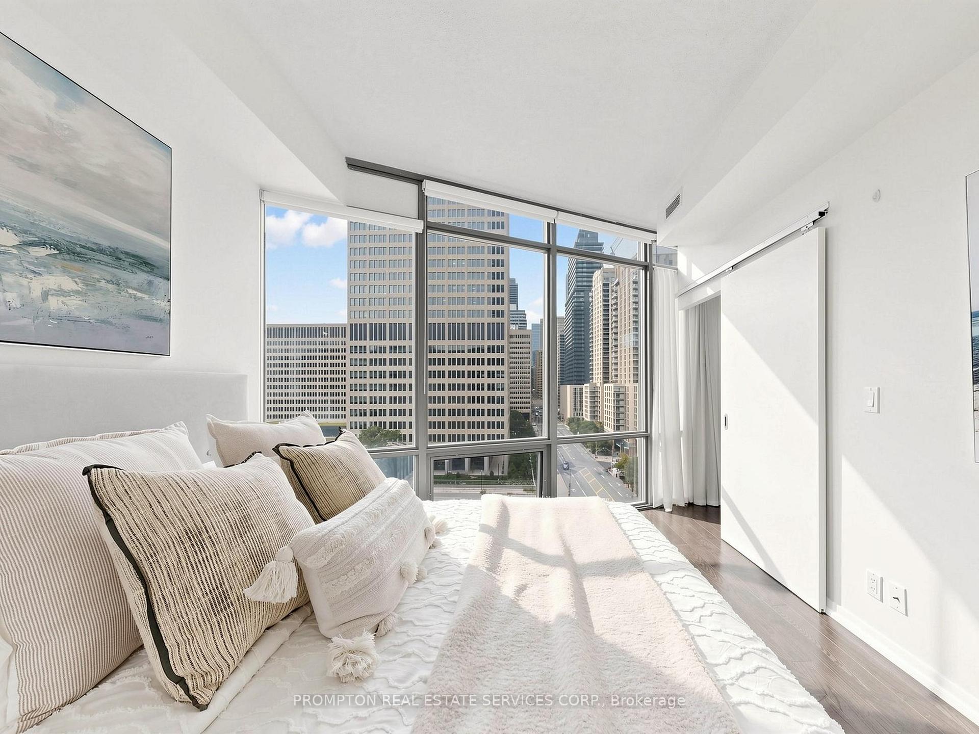 Photo 22 of Unit 905, 832 Bay Street, Toronto, Bay Street Corridor — HOMEH