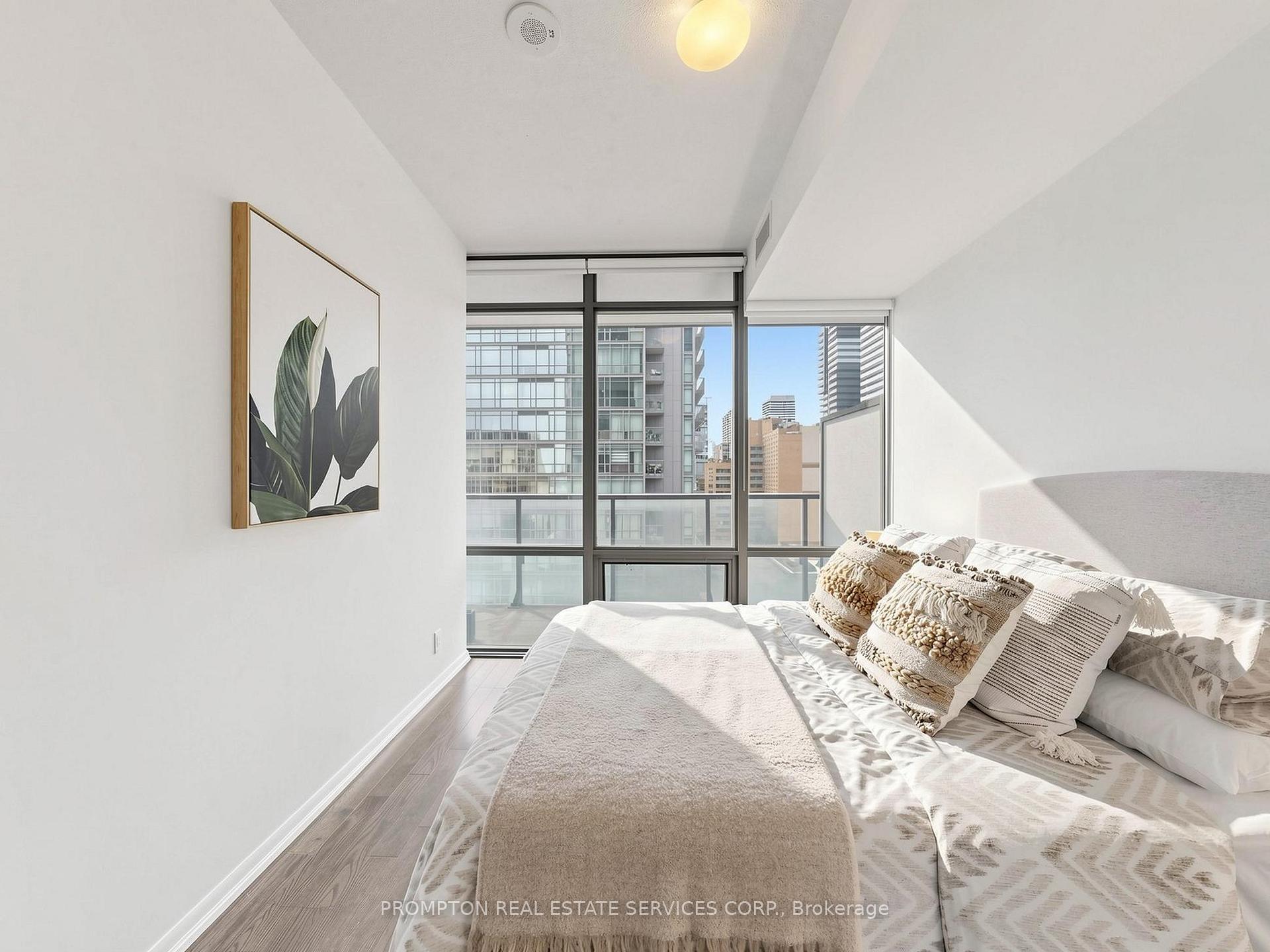 Photo 29 of Unit 905, 832 Bay Street, Toronto, Bay Street Corridor — HOMEH