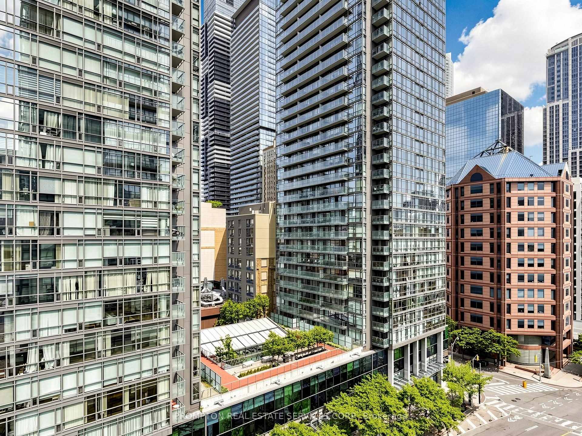 Photo 37 of Unit 905, 832 Bay Street, Toronto, Bay Street Corridor — HOMEH