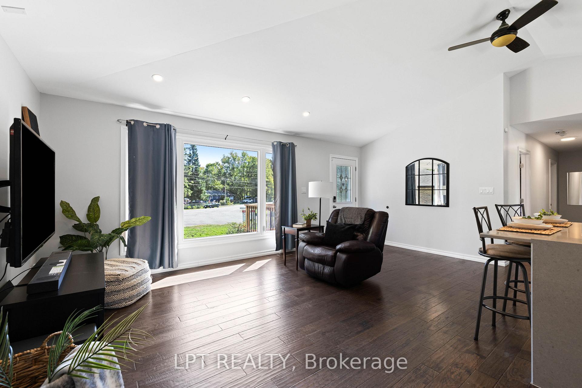 Photo 11 of 40 Rosemary Lane, Georgina, Pefferlaw — HOMEH