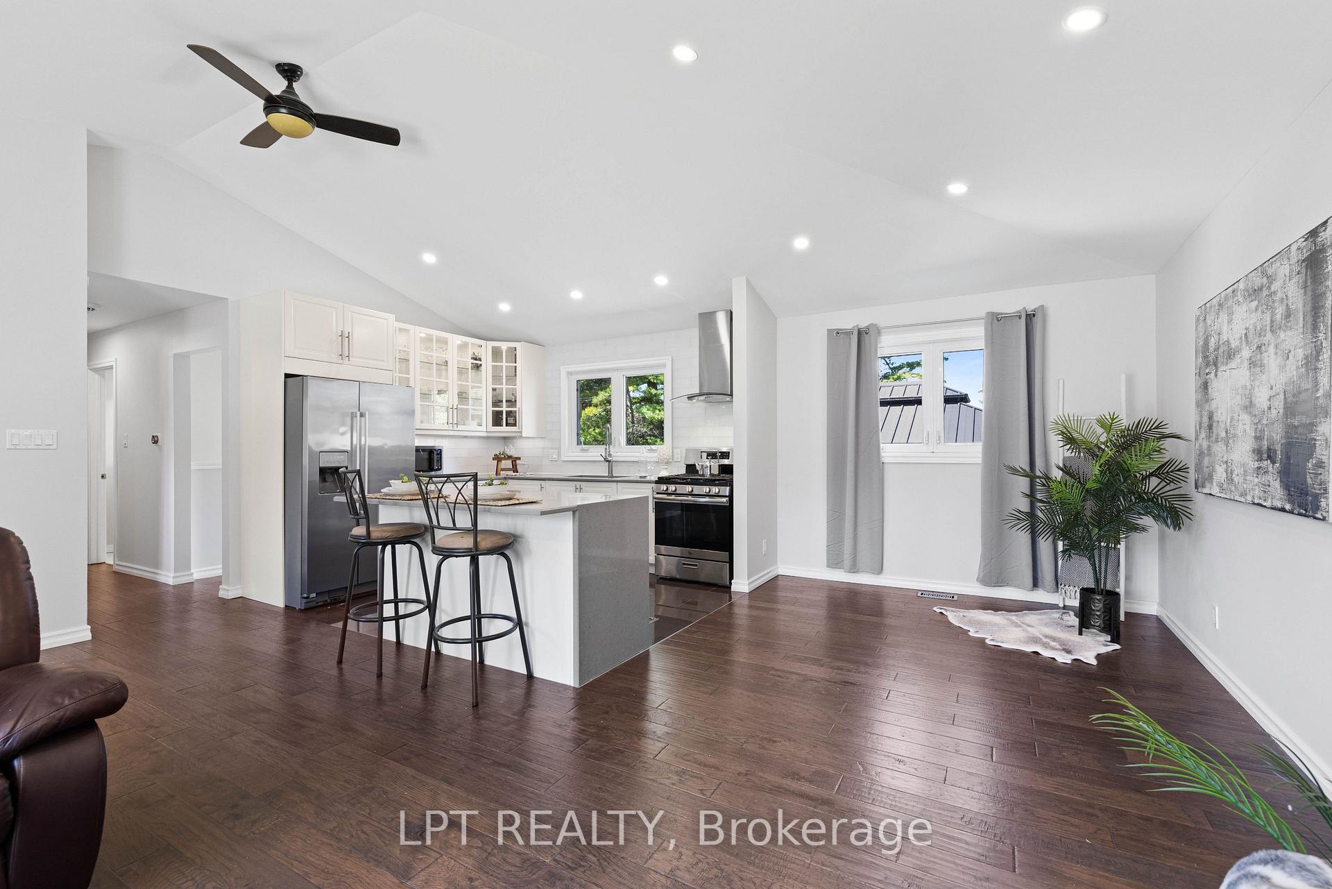 Photo 15 of 40 Rosemary Lane, Georgina, Pefferlaw — HOMEH