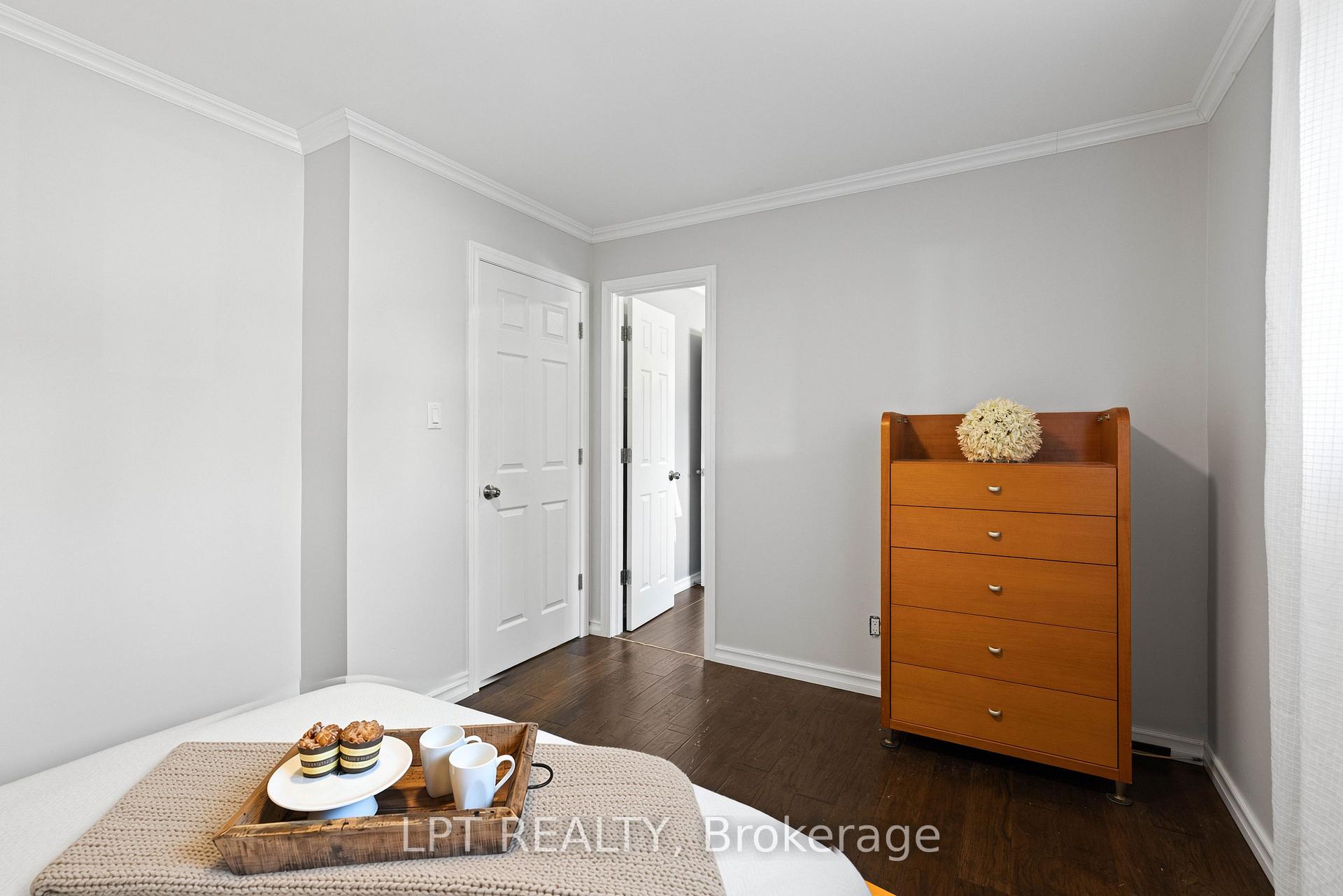 Photo 27 of 40 Rosemary Lane, Georgina, Pefferlaw — HOMEH