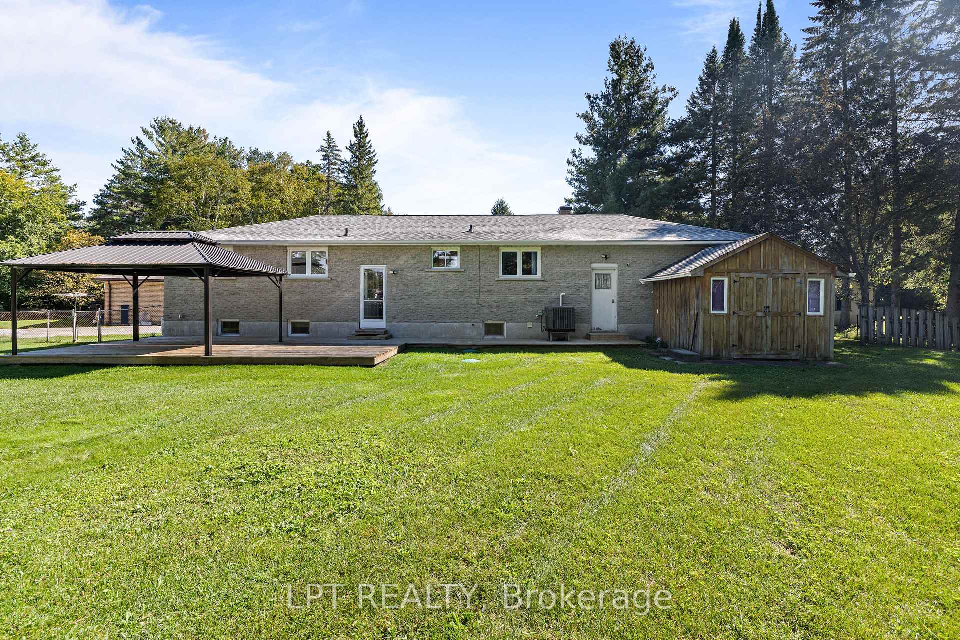 Photo 63 of 40 Rosemary Lane, Georgina, Pefferlaw — HOMEH