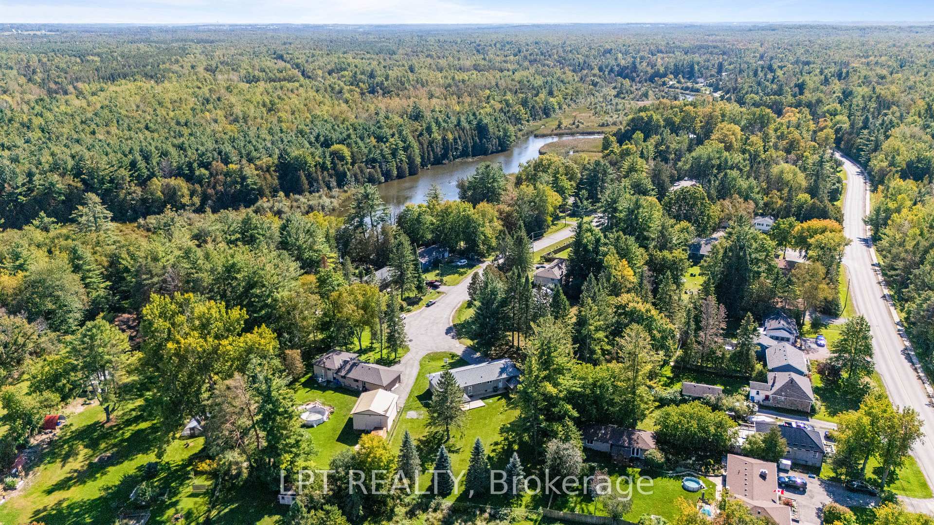 Photo 78 of 40 Rosemary Lane, Georgina, Pefferlaw — HOMEH