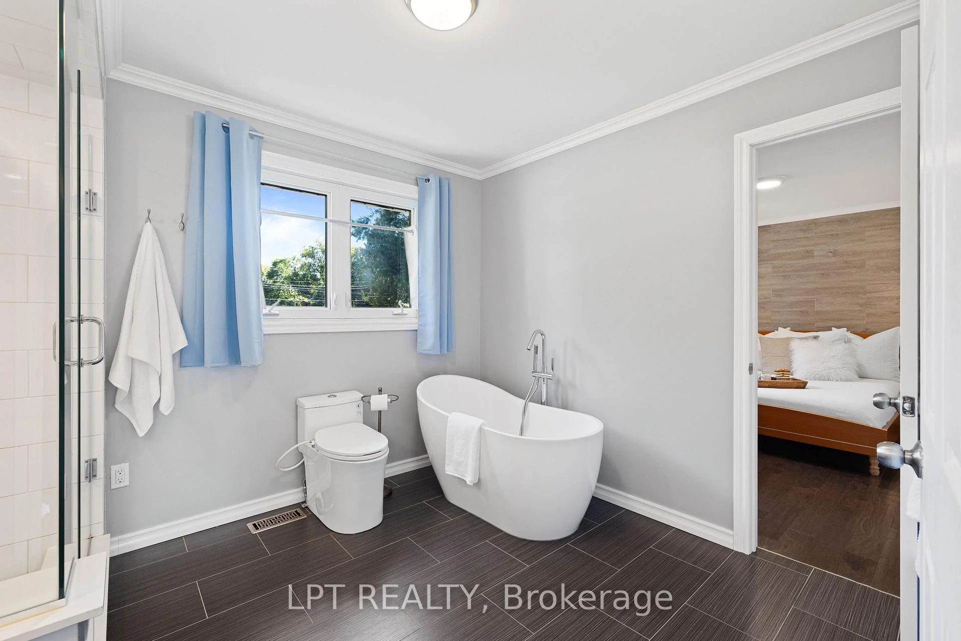 Photo 30 of 40 Rosemary Lane, Georgina, Pefferlaw — HOMEH