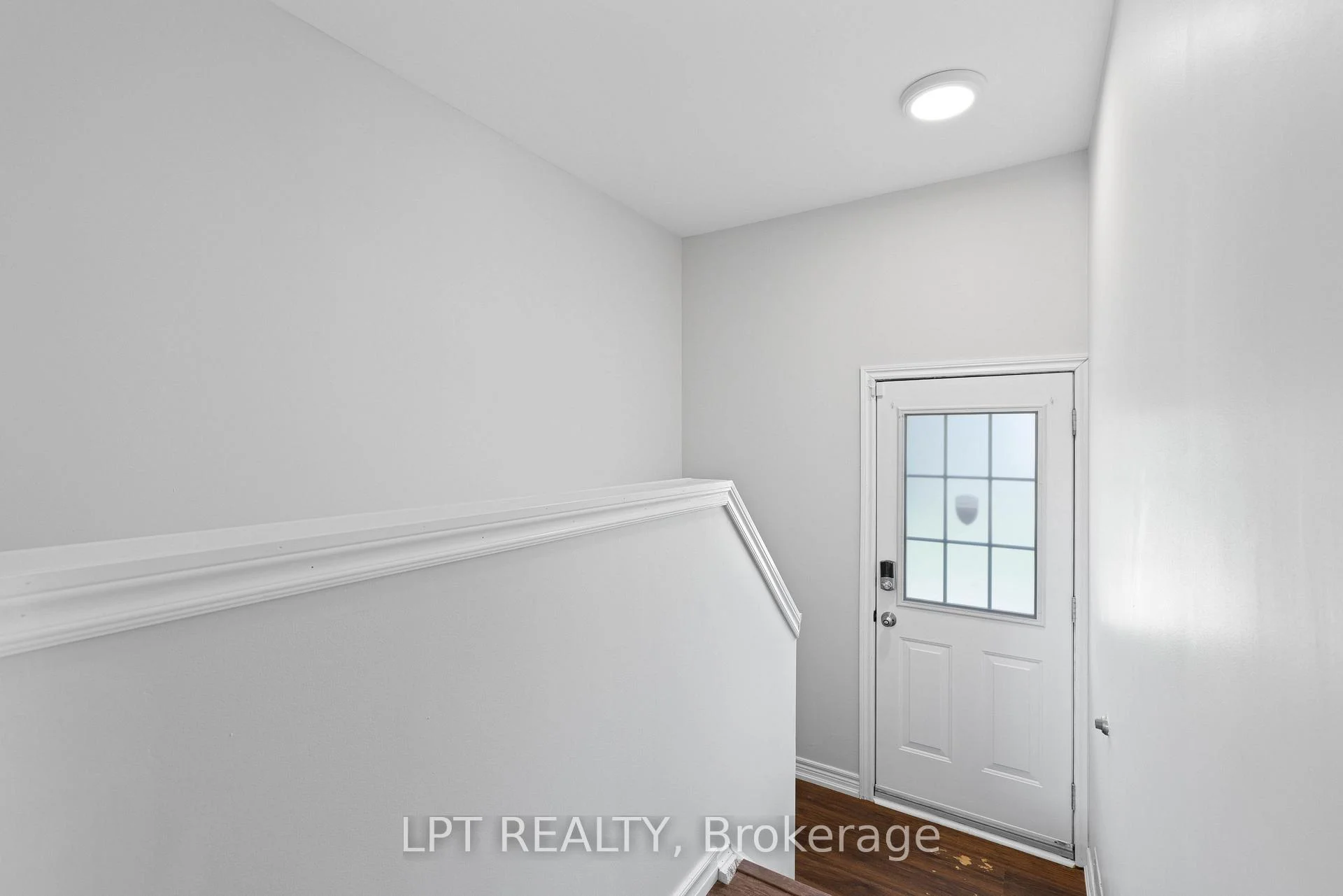 Photo 38 of 40 Rosemary Lane, Georgina, Pefferlaw — HOMEH