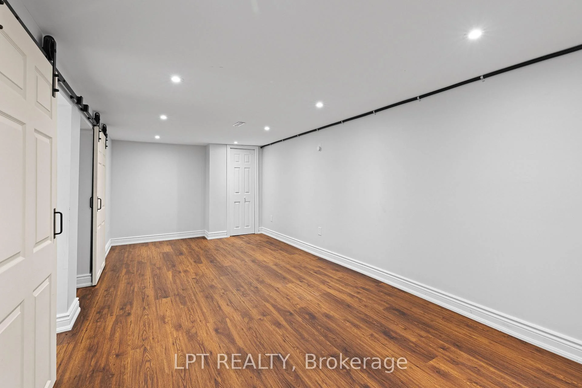 Photo 40 of 40 Rosemary Lane, Georgina, Pefferlaw — HOMEH
